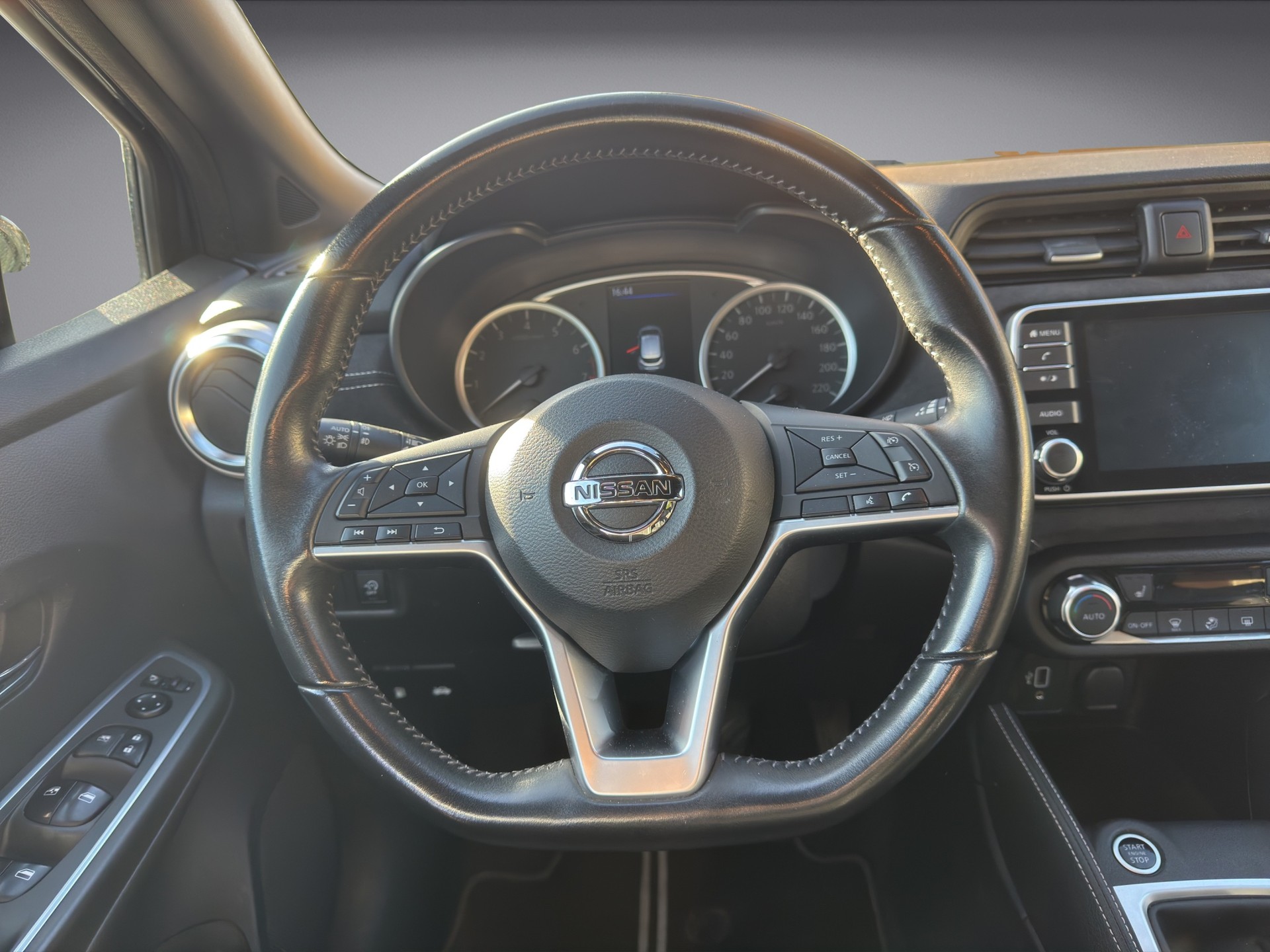 NISSAN Micra 1.0 DIG-T N-Sport-image-8