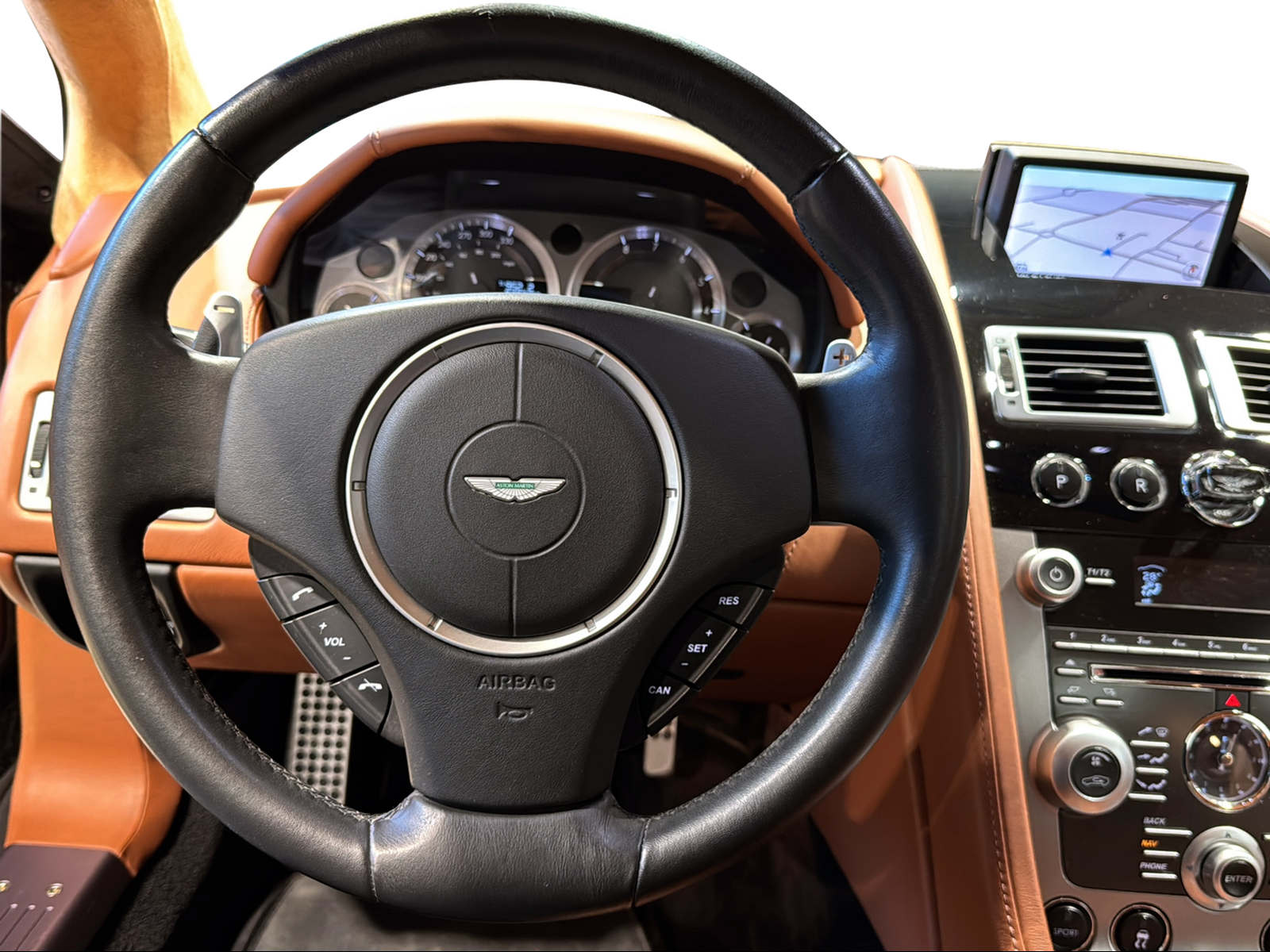 ASTON MARTIN DB9 Touchtronic 2-image-14