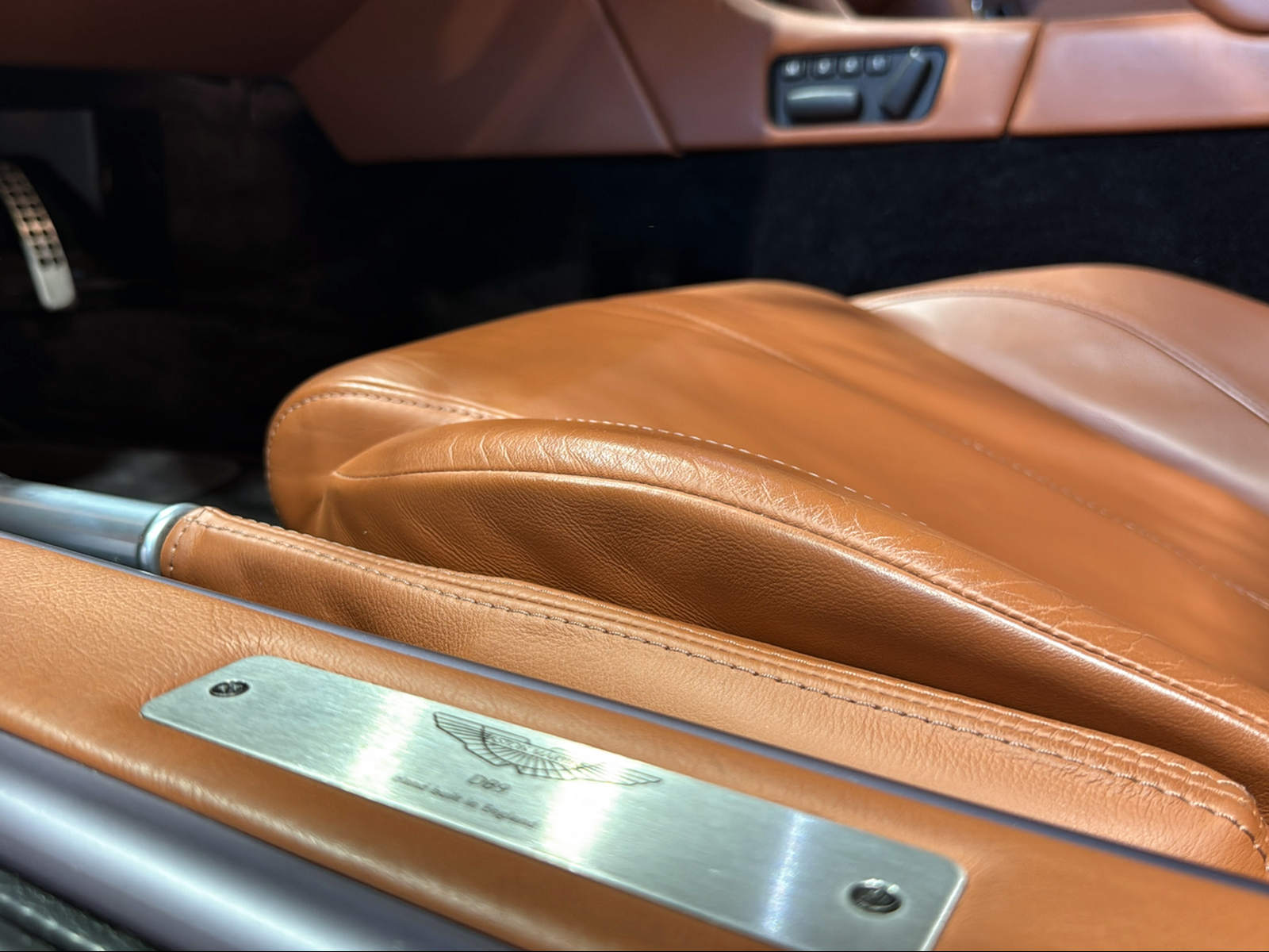 ASTON MARTIN DB9 Touchtronic 2-image-15