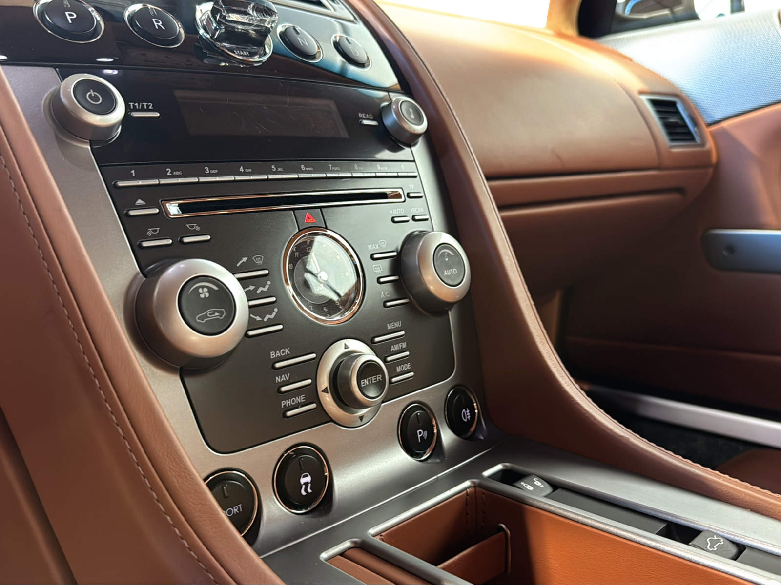 ASTON MARTIN DB9 Touchtronic 2-image-12