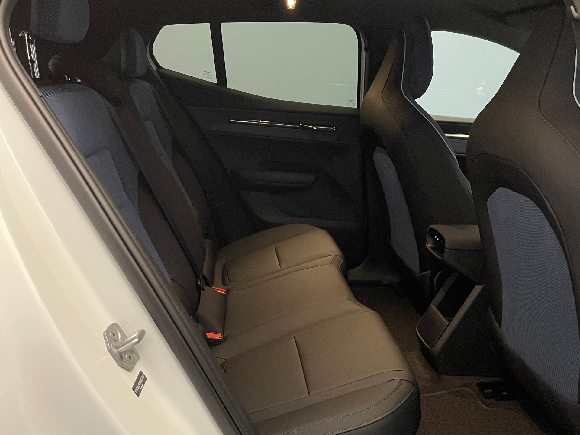 VOLVO EX30 E60 Plus-image-9