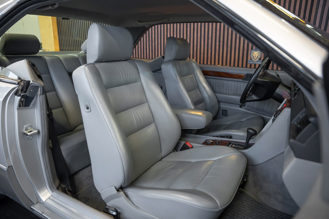 MERCEDES-BENZ 300 CE-image-16