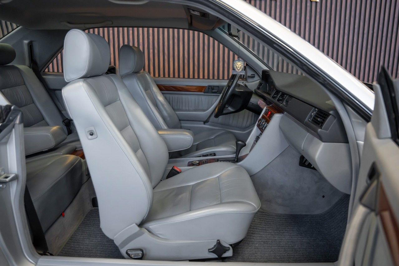 MERCEDES-BENZ 300 CE-image-15
