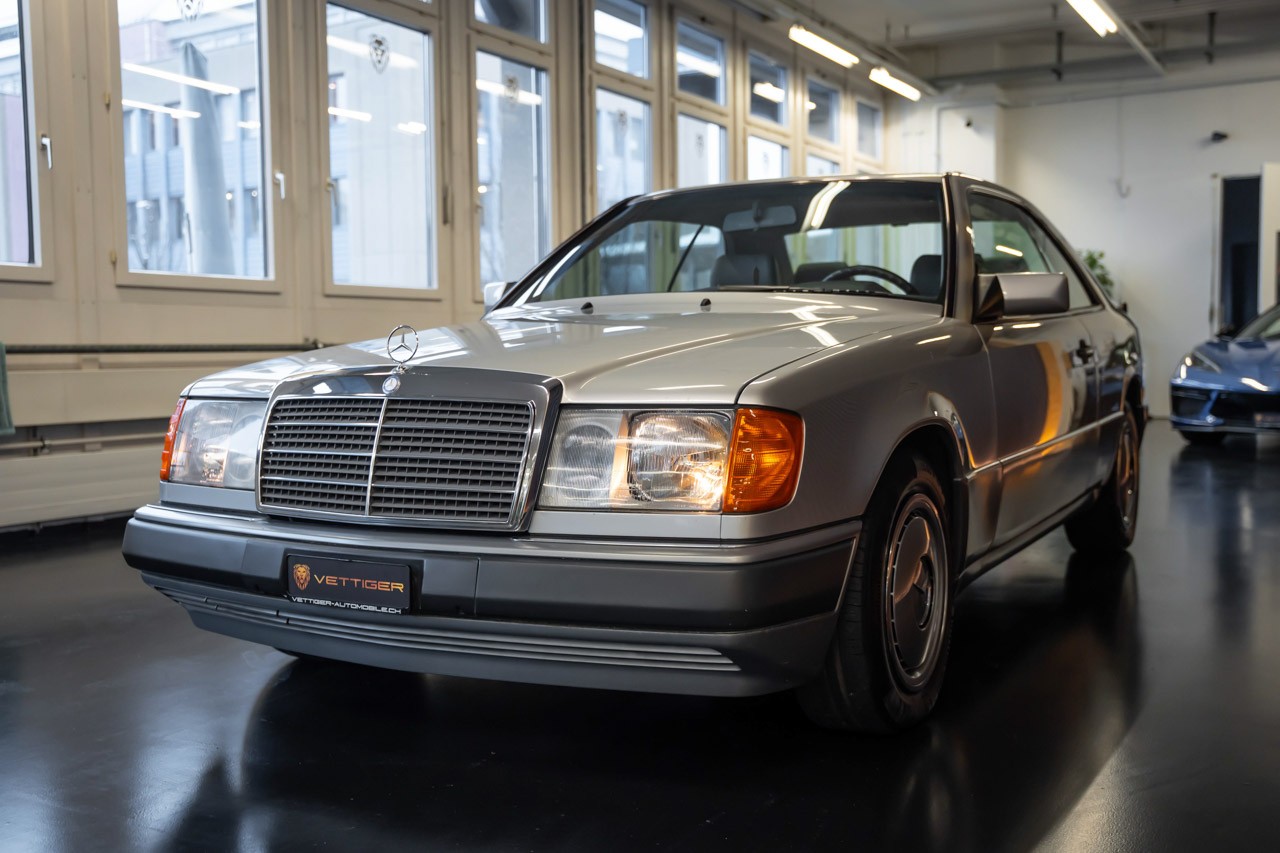 MERCEDES-BENZ 300 CE-showroom-element-2