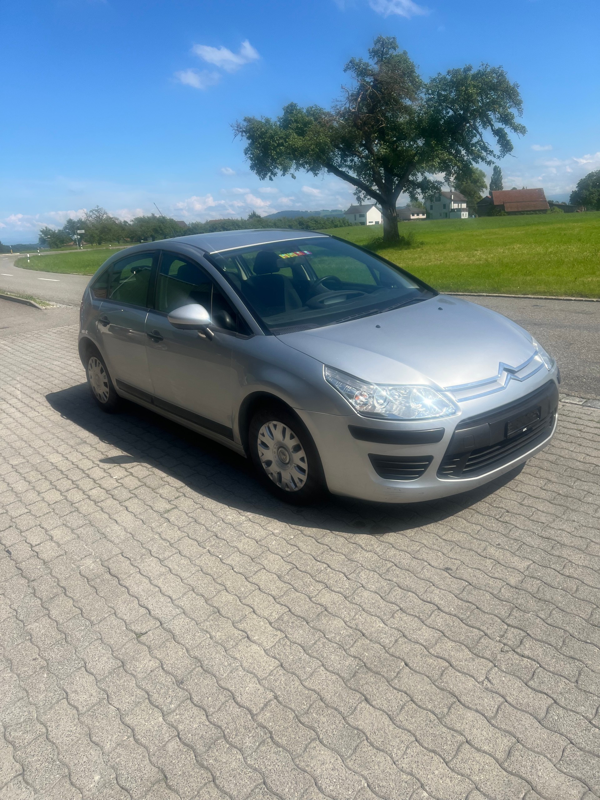 CITROEN C4 Berline 1.4i 16V Essentiel (X)-image-1