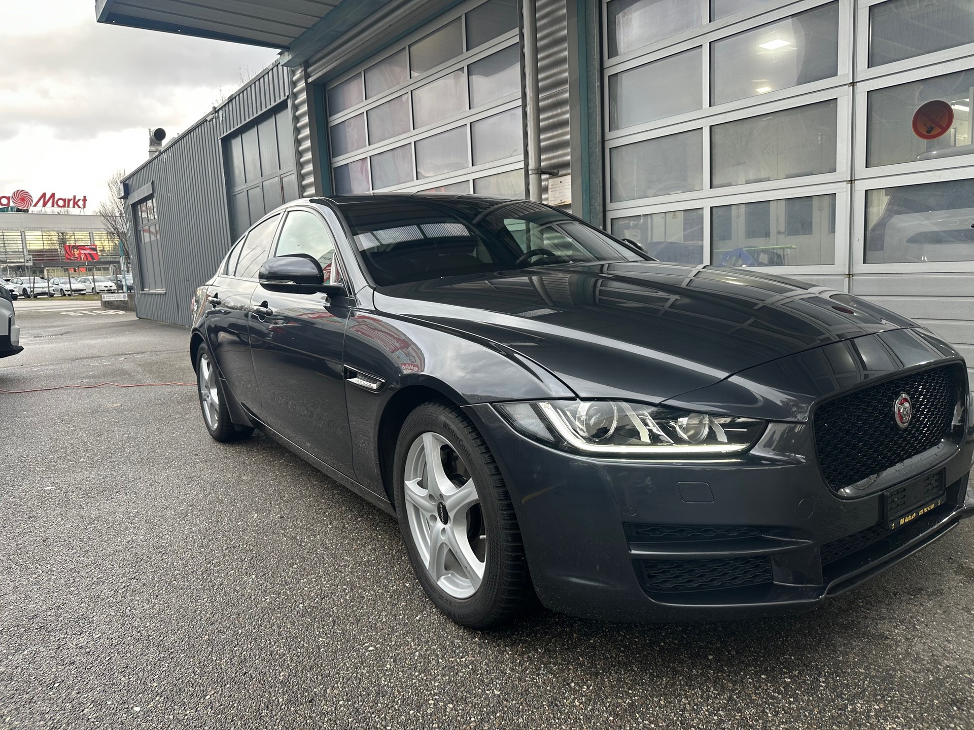 JAGUAR XE 25t 2.0 Prestige AWD Automatic