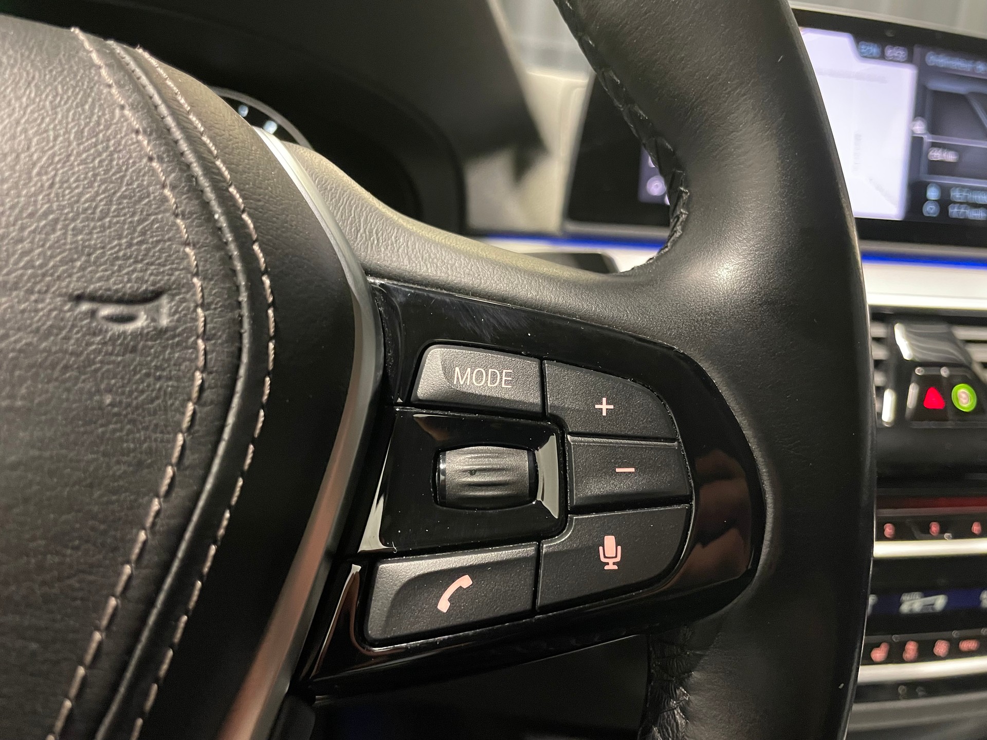 BMW 530i xDrive Sport Line Steptronic (58)-image-11