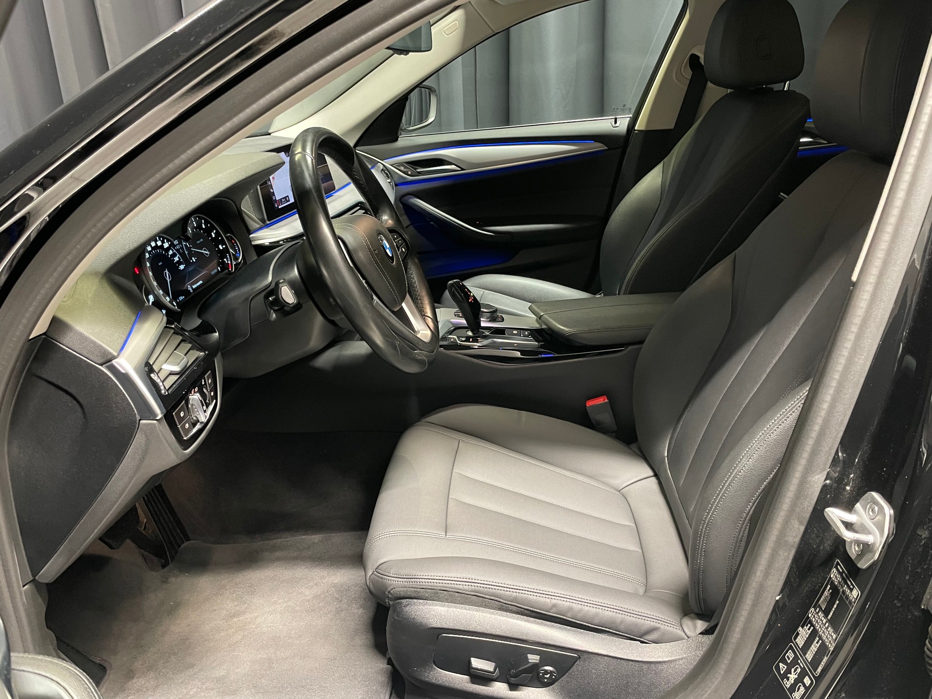 BMW 530i xDrive Sport Line Steptronic (58)-image-6