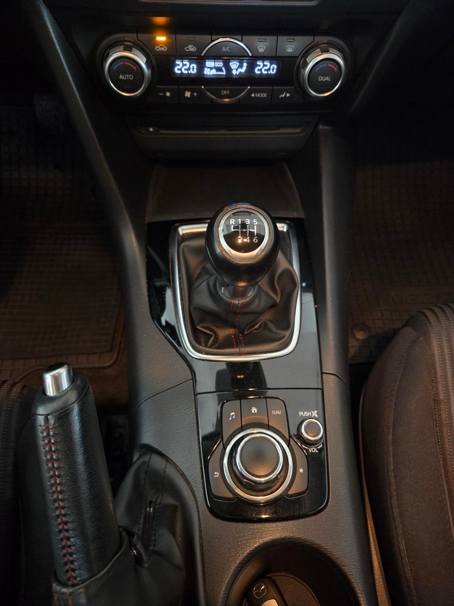 MAZDA 3 2.2 16V CD Ambition-image-10
