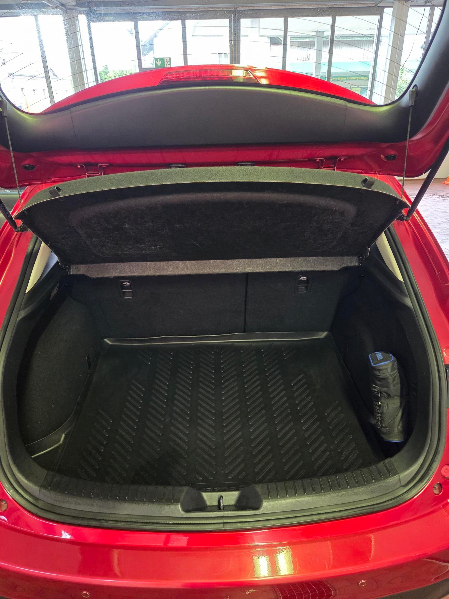 MAZDA 3 2.2 16V CD Ambition-image-12