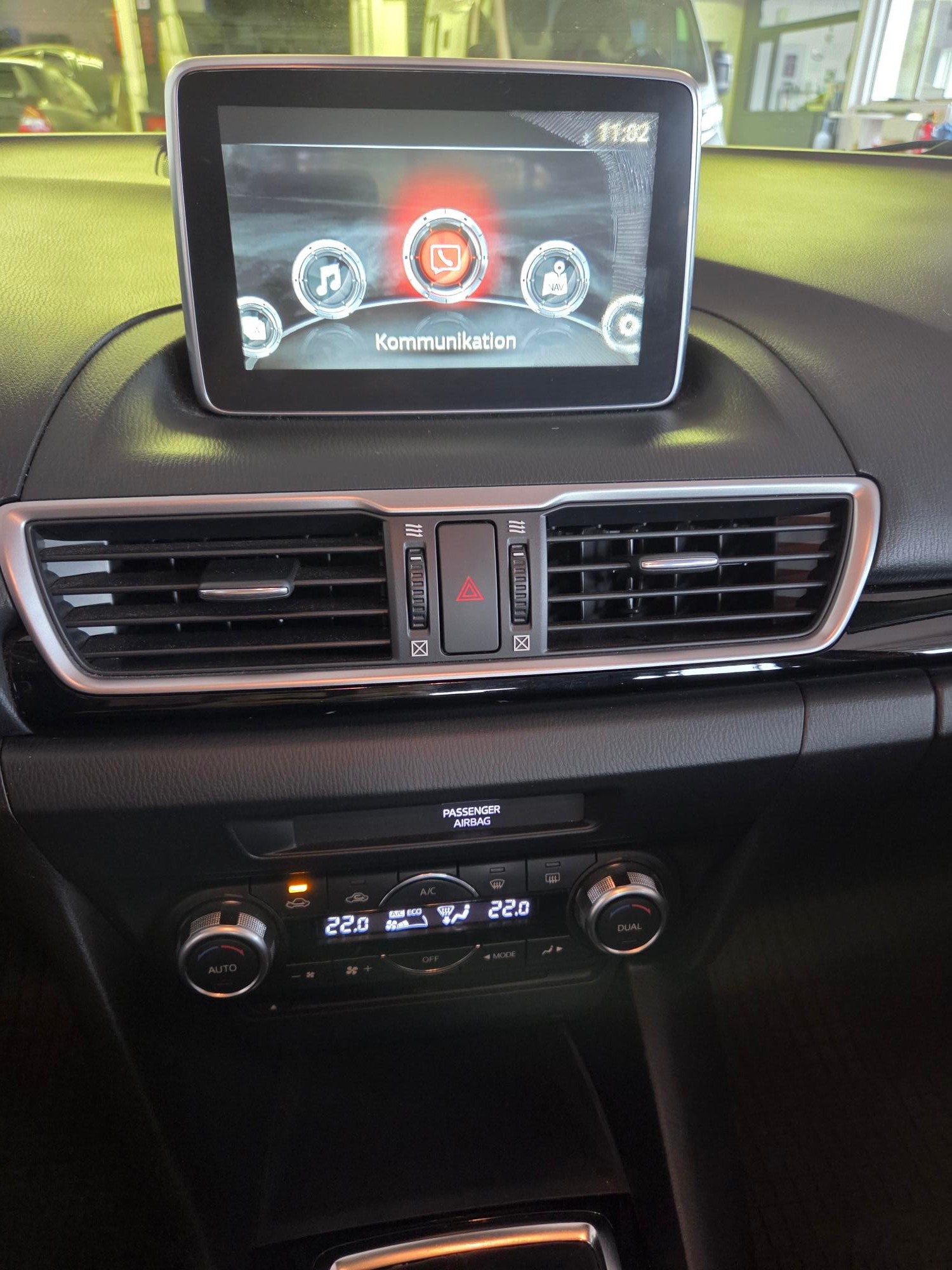 MAZDA 3 2.2 16V CD Ambition-image-5