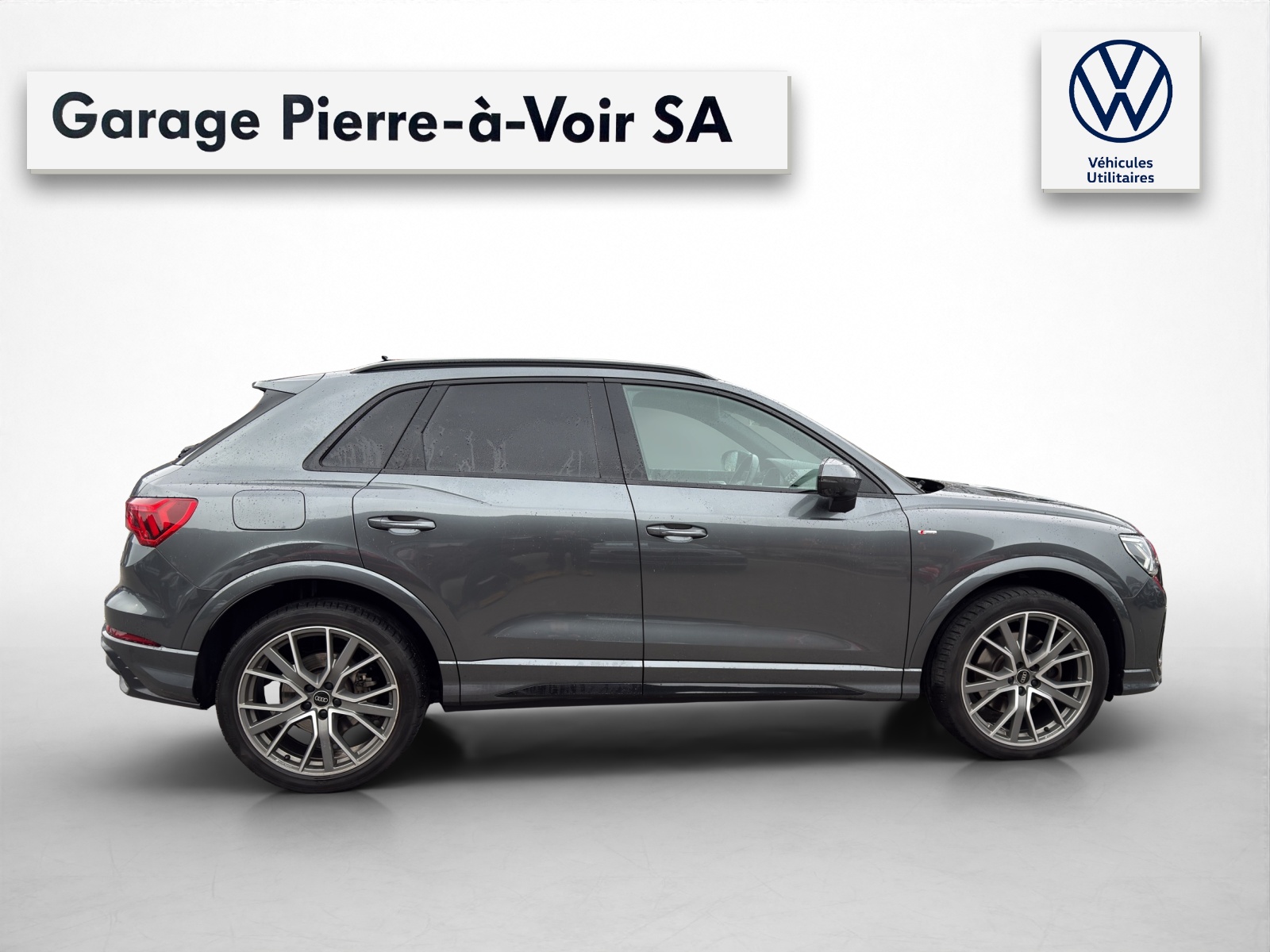 AUDI Q3 40 TFSI S line quattro S-tronic-image-5