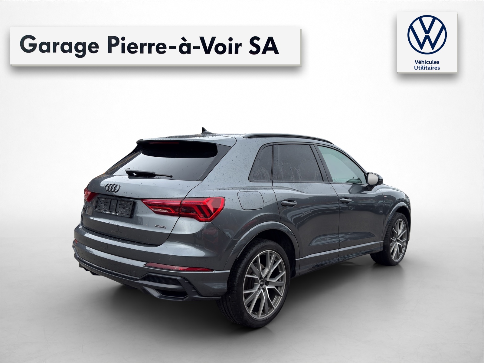 AUDI Q3 40 TFSI S line quattro S-tronic-image-4