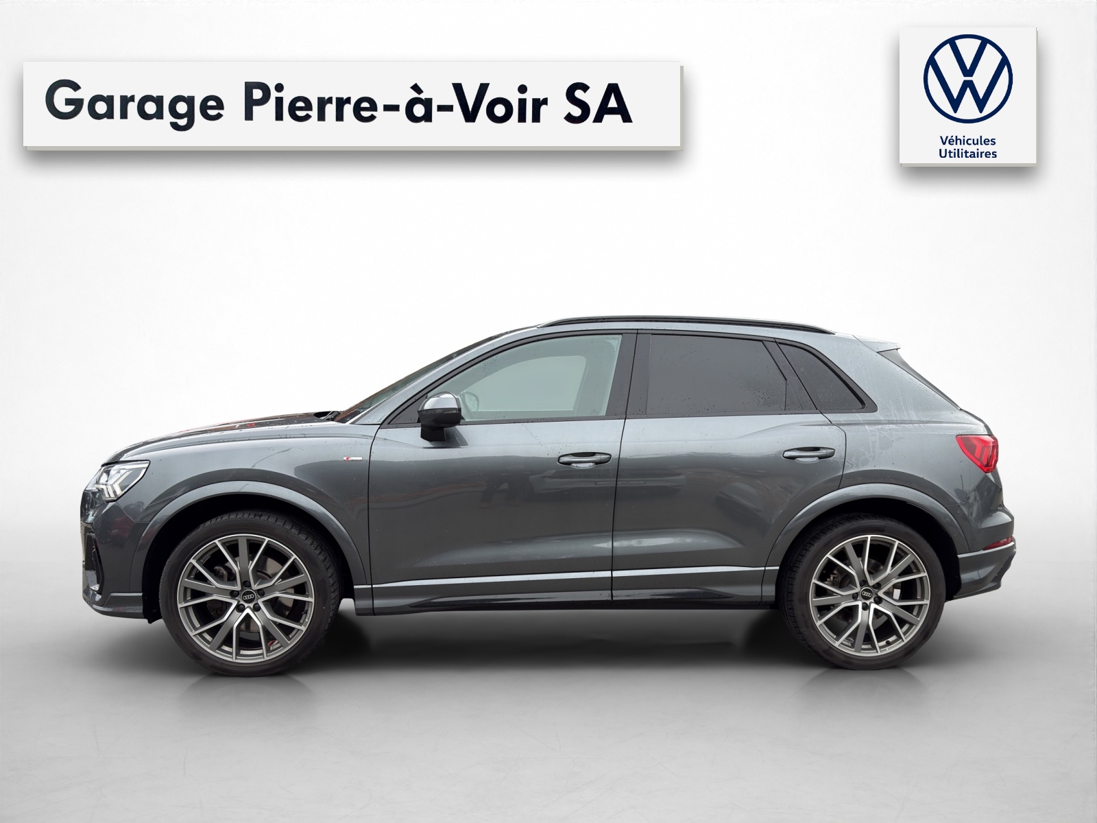 AUDI Q3 40 TFSI S line quattro S-tronic-image-1
