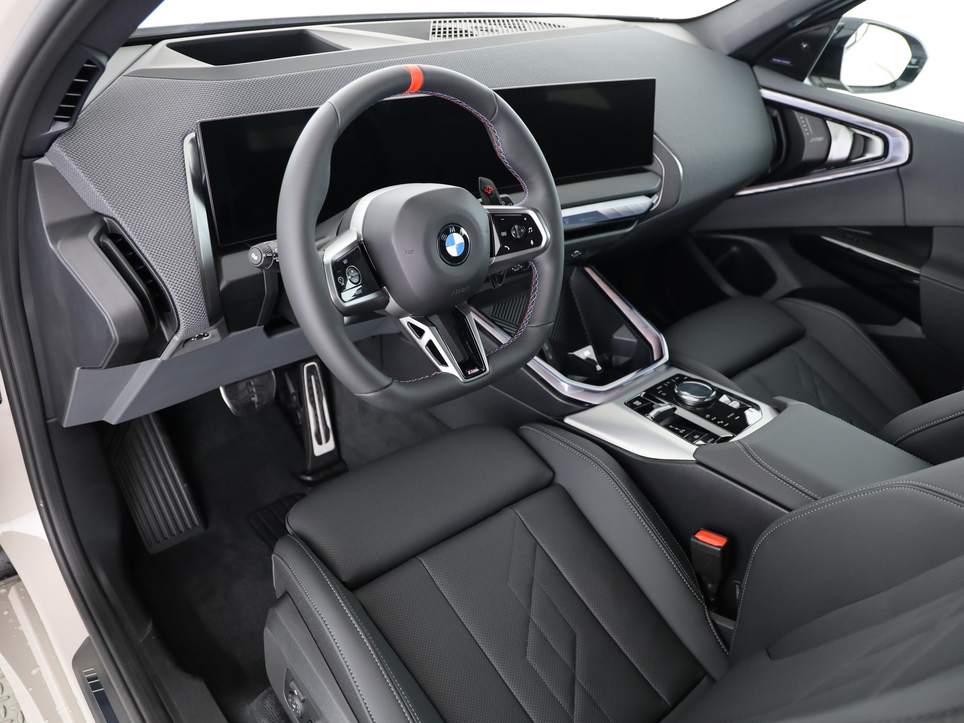 BMW X3 M50i-image-12