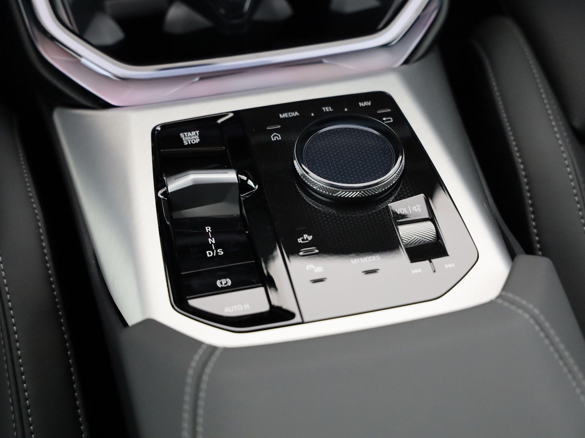 BMW X3 M50i-image-18