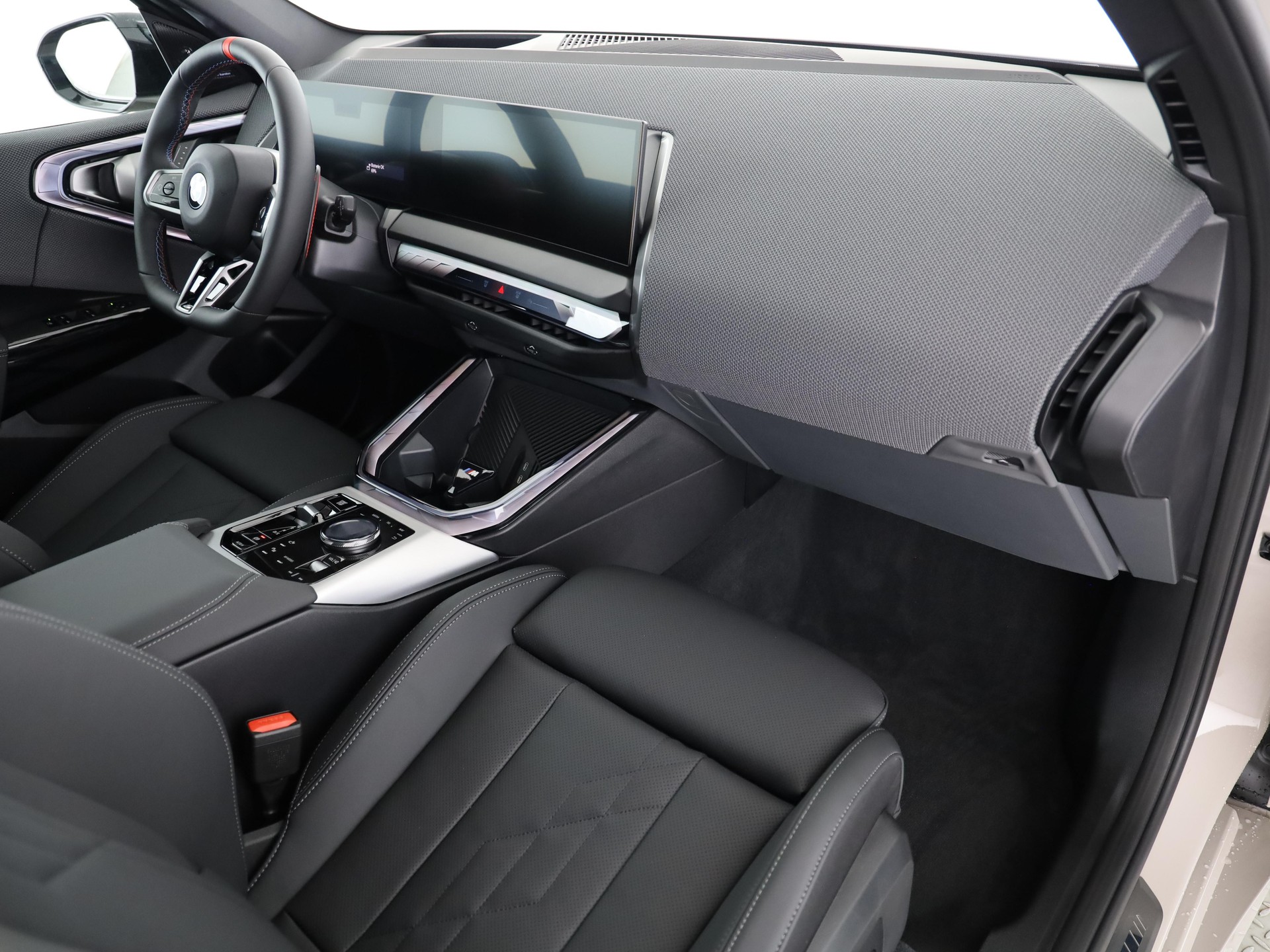 BMW X3 M50i-image-13