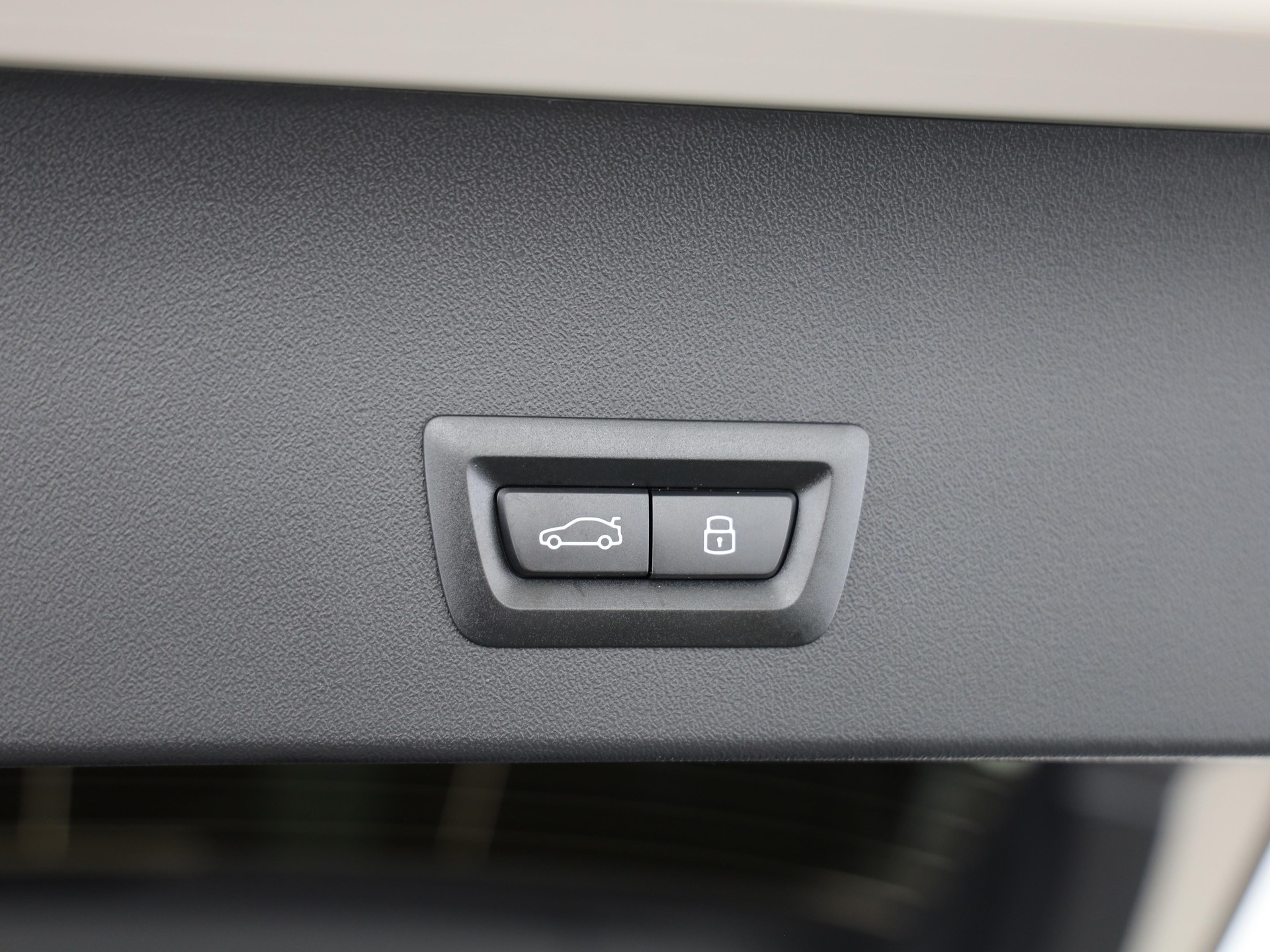 BMW X3 M50i-image-9