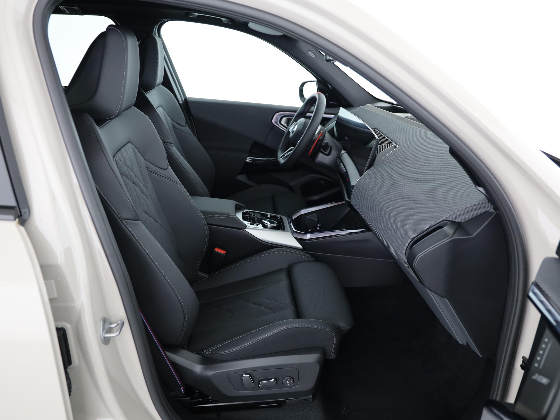 BMW X3 M50i-image-14