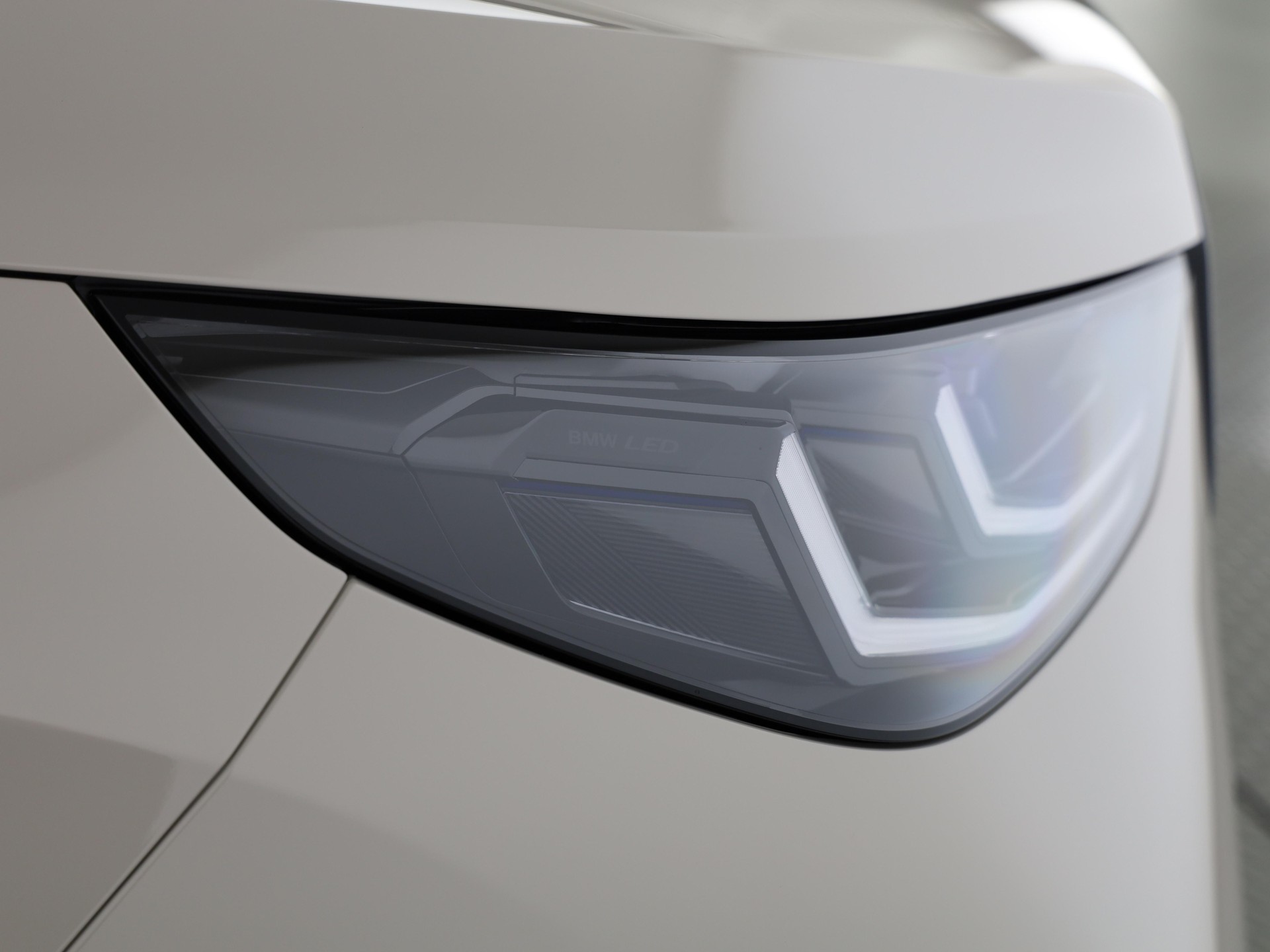 BMW X3 M50i-image-6