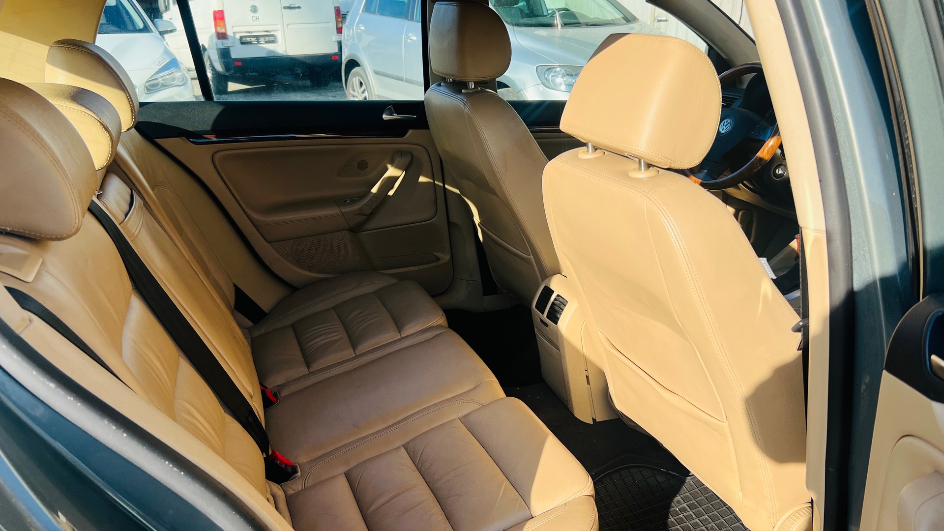 VW GOLF-image-11