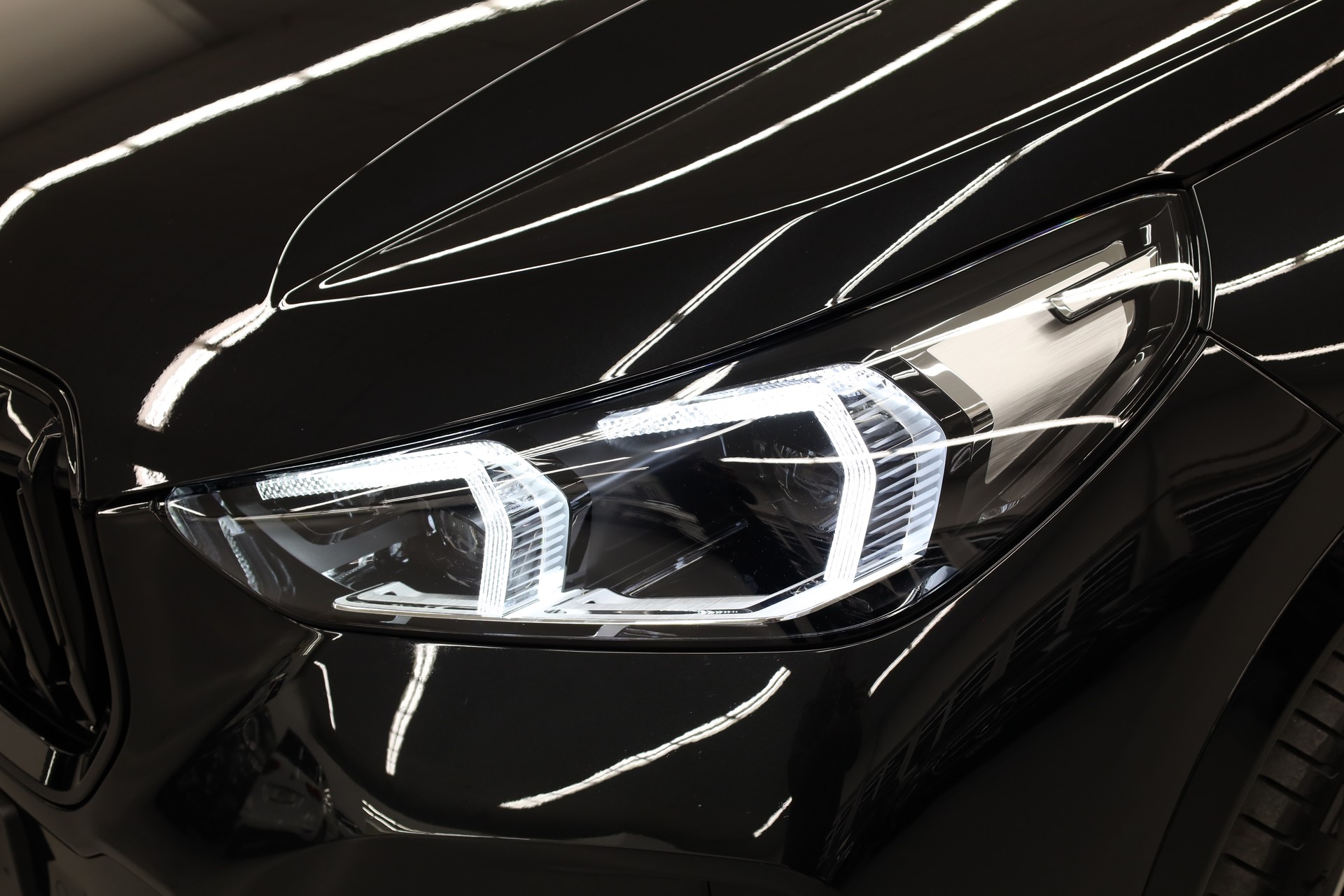 BMW X1 30e xDrive M-Sport-image-8
