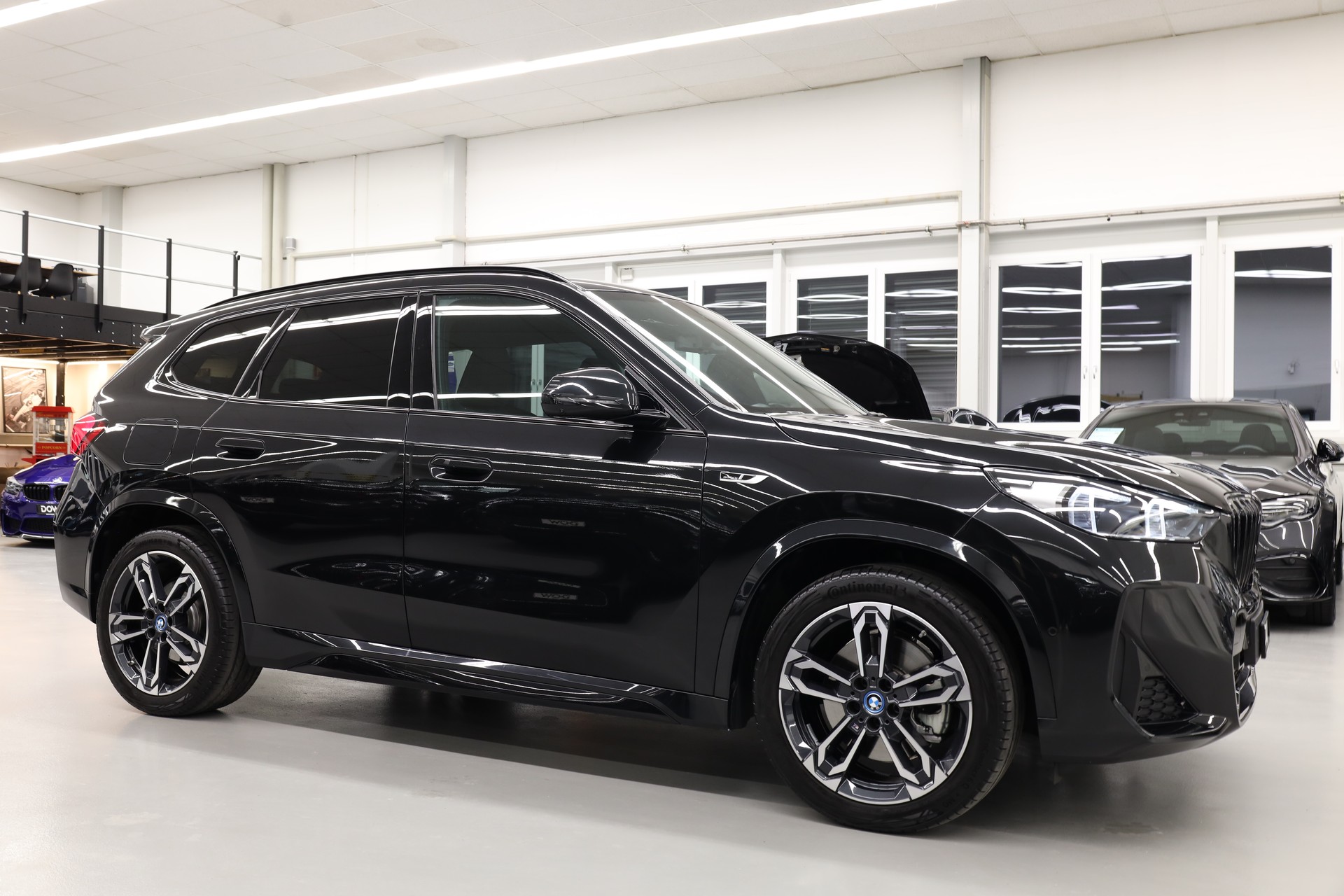 BMW X1 30e xDrive M-Sport-showroom-element-1