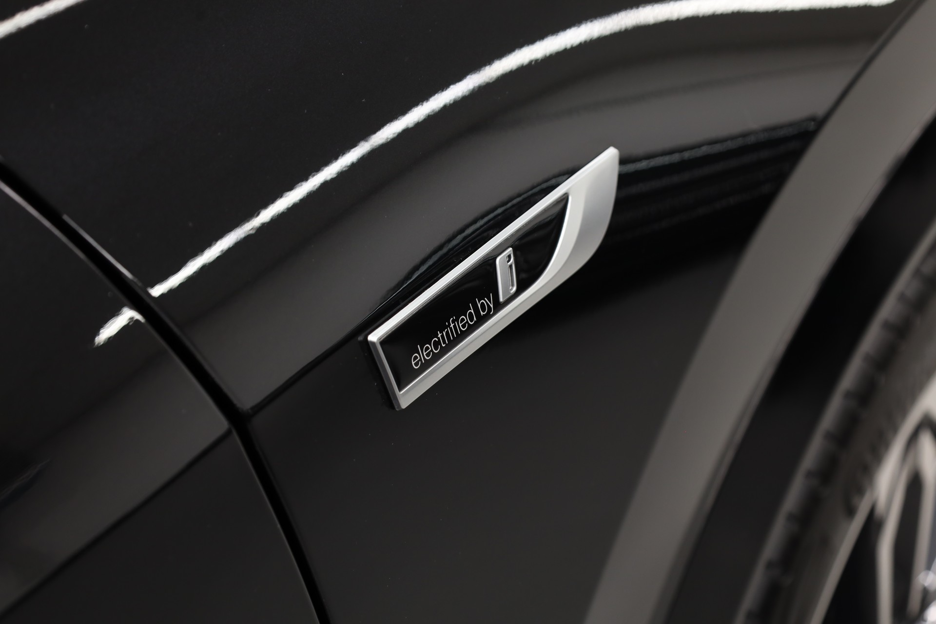 BMW X1 30e xDrive M-Sport-image-9