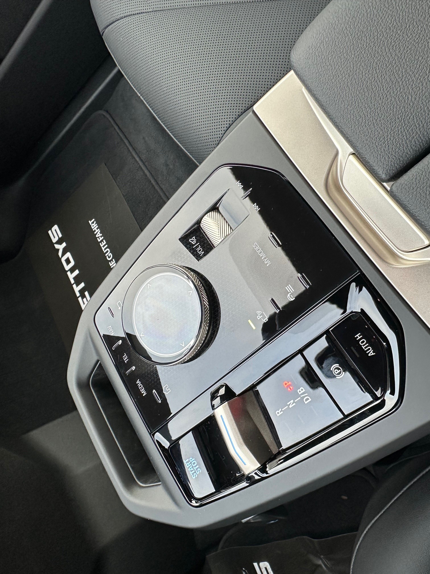 BMW iX xDrive50 Sportpaket-image-8