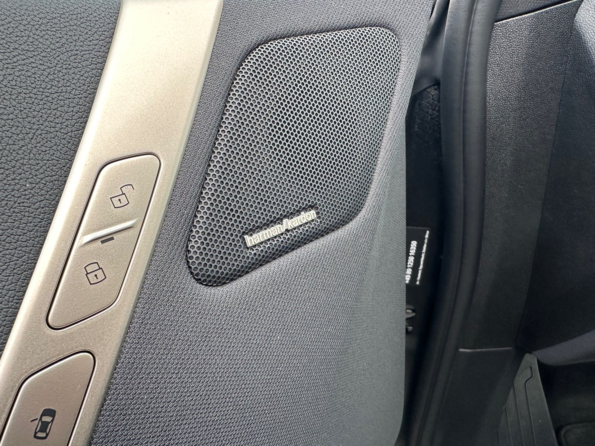 BMW iX xDrive50 Sportpaket-image-9