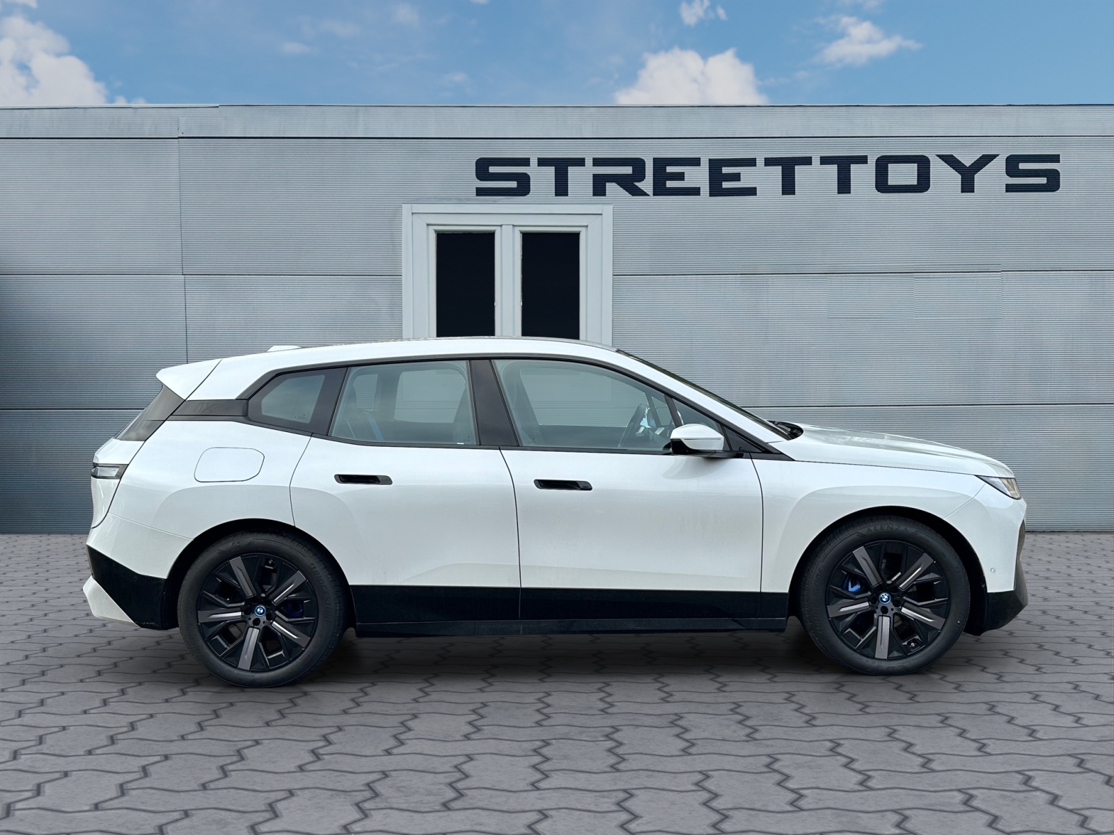 BMW iX xDrive50 Sportpaket-image-1