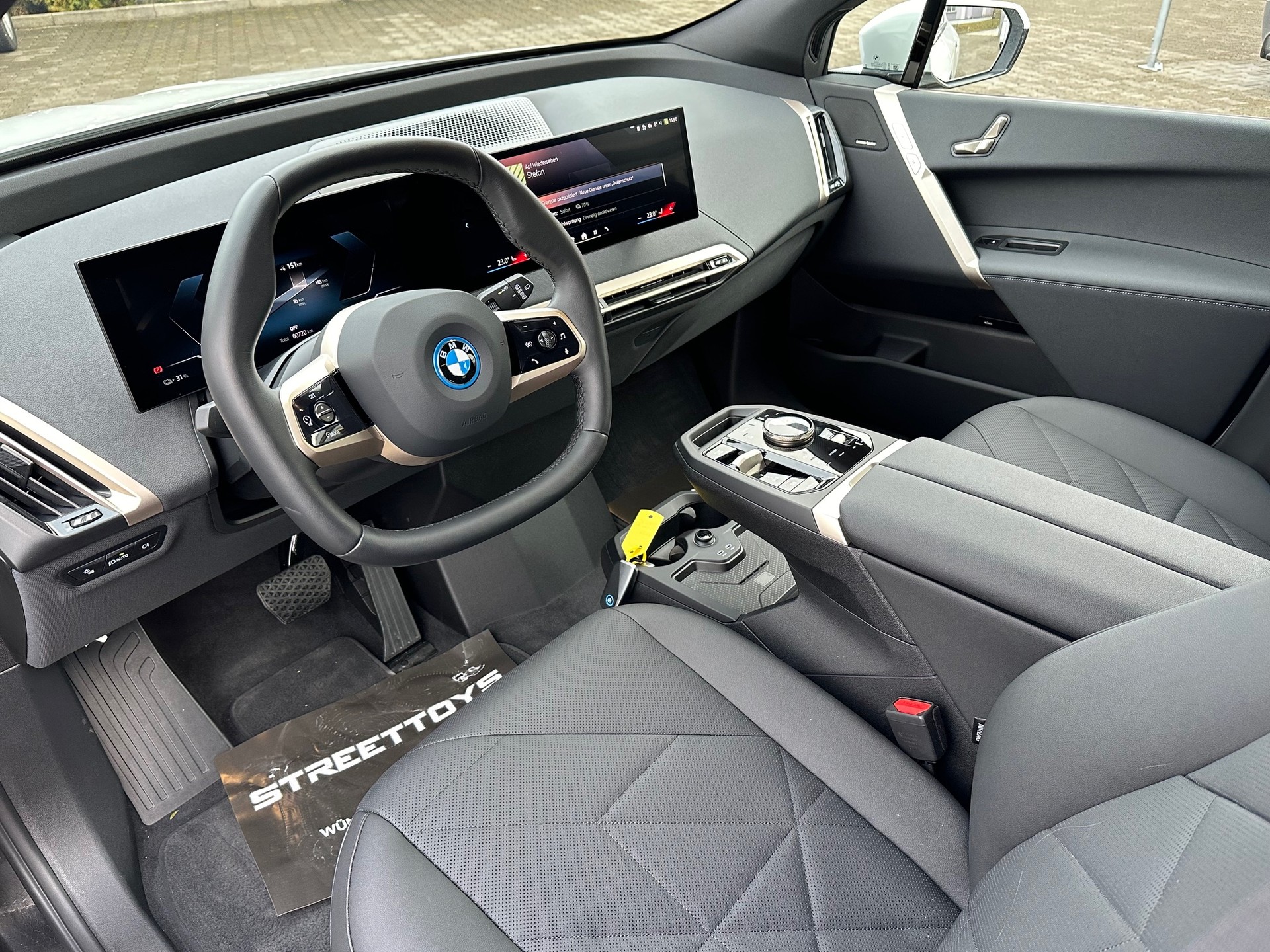 BMW iX xDrive50 Sportpaket-image-5