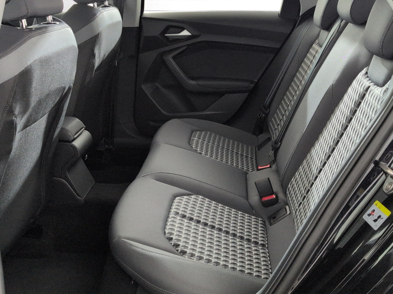 AUDI A1 Sportback 30 TFSI Attraction S-tronic-image-7