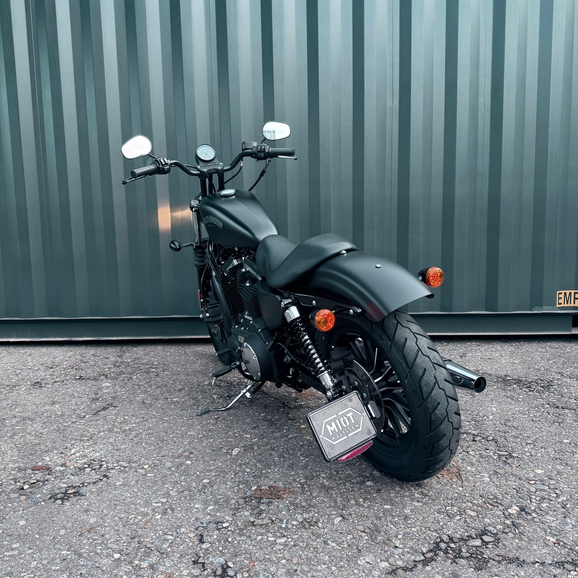 HARLEY-DAVIDSON XL 883 N-showroom-element-2