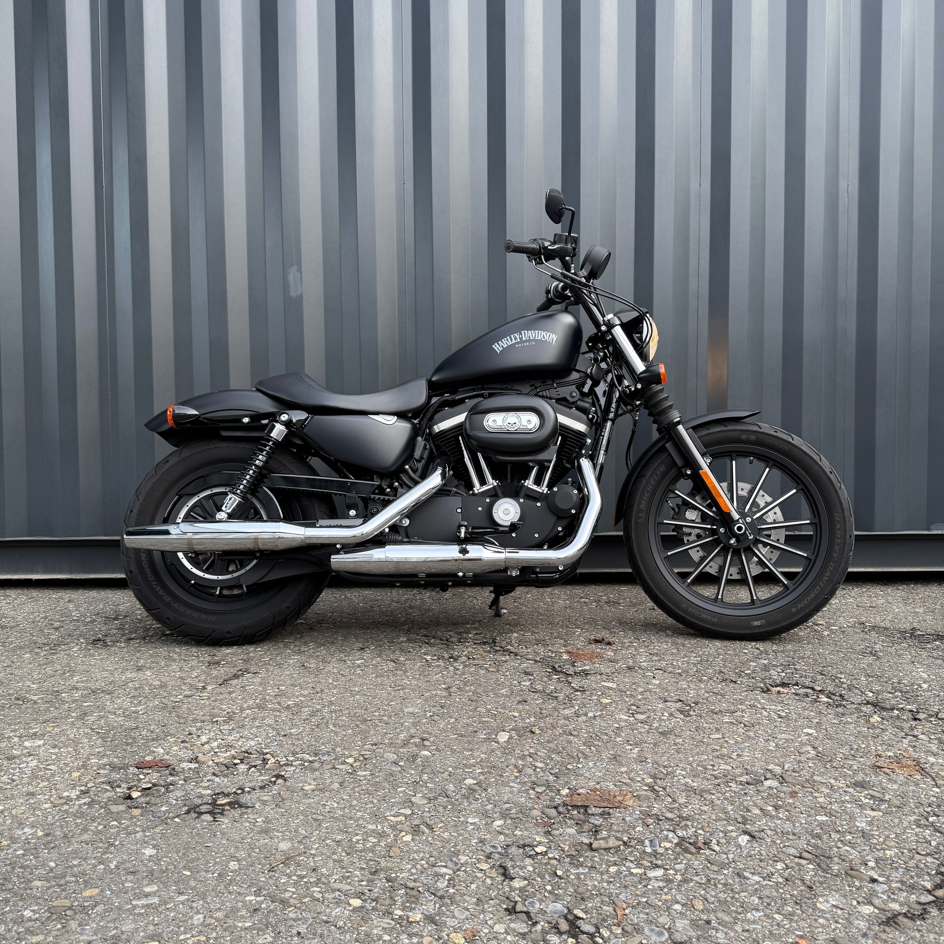 HARLEY-DAVIDSON XL 883 N-showroom-element-1