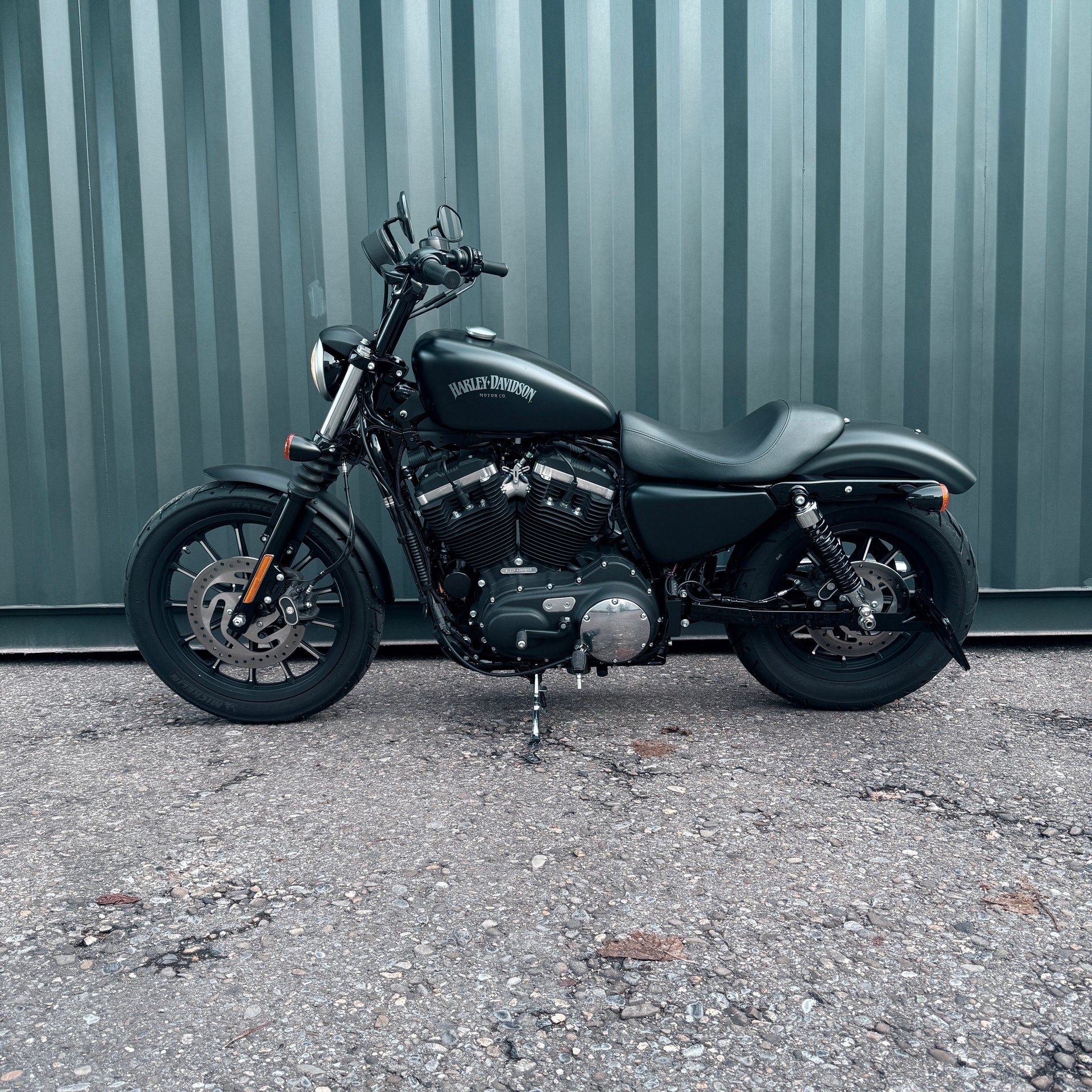 HARLEY-DAVIDSON XL 883 N