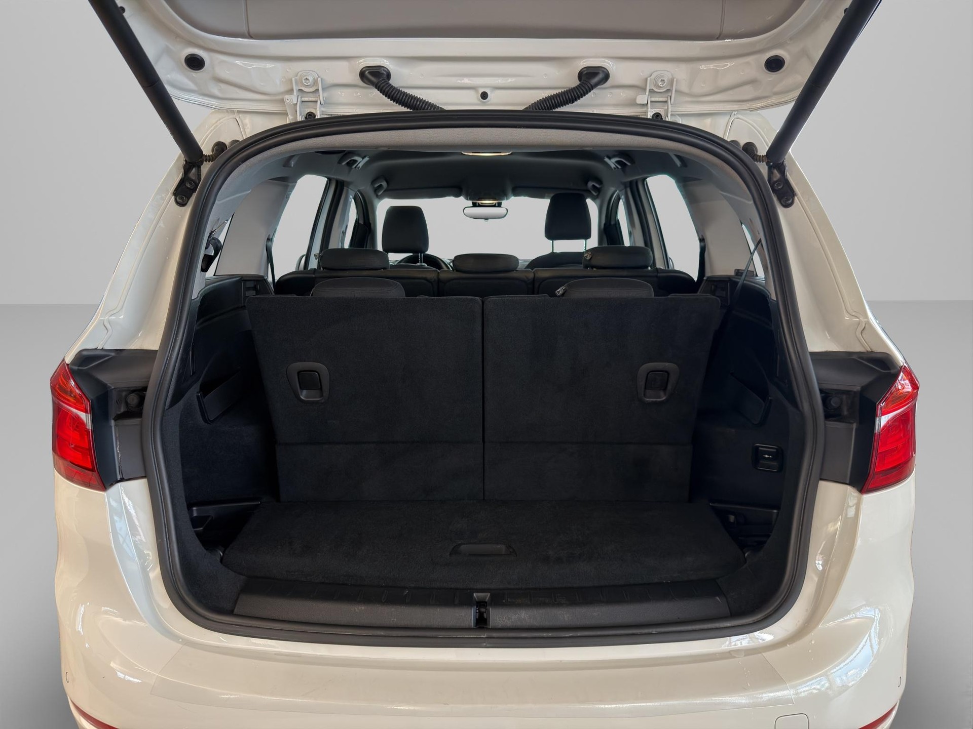 BMW 218d xDrive GranTourer 7-Plätzer-image-9