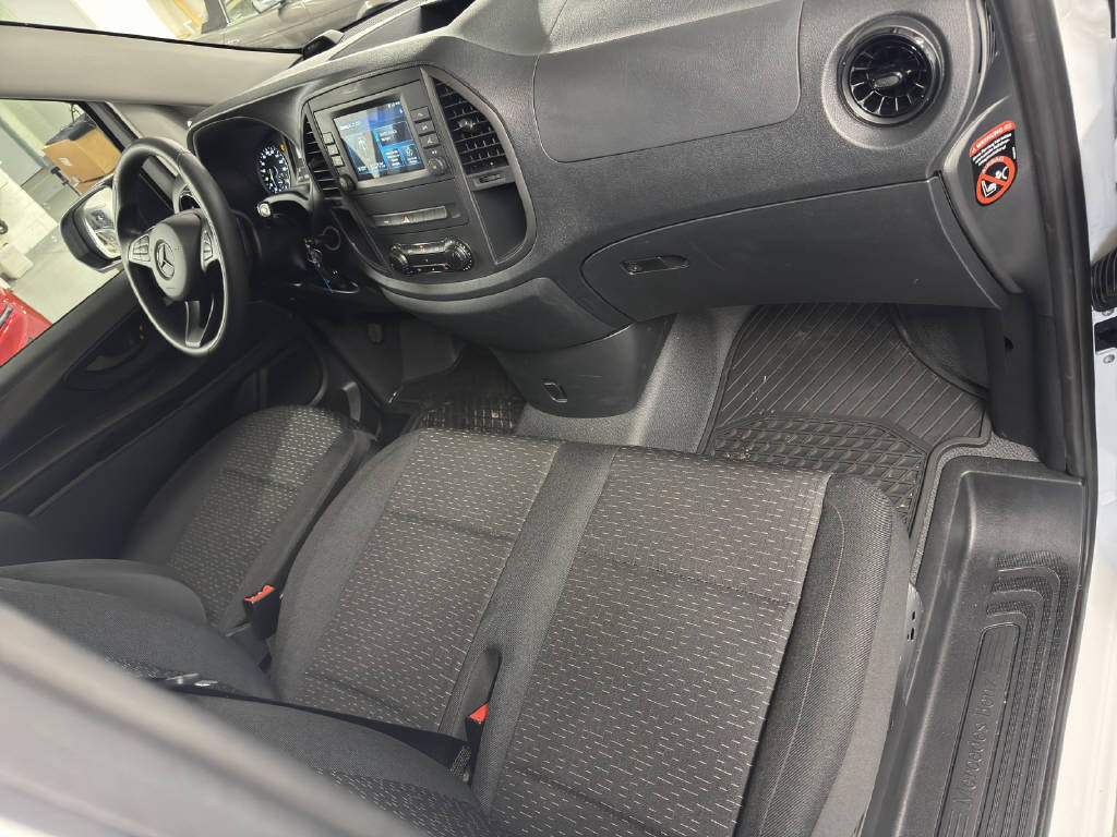 MERCEDES-BENZ eVito 112 KA L 60 kWh-image-10