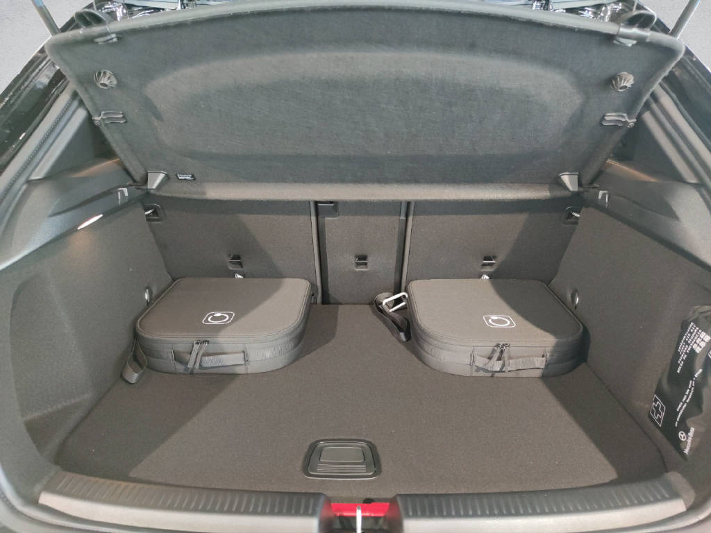 MERCEDES-BENZ A 250 e AMG Line EQ Star-image-7