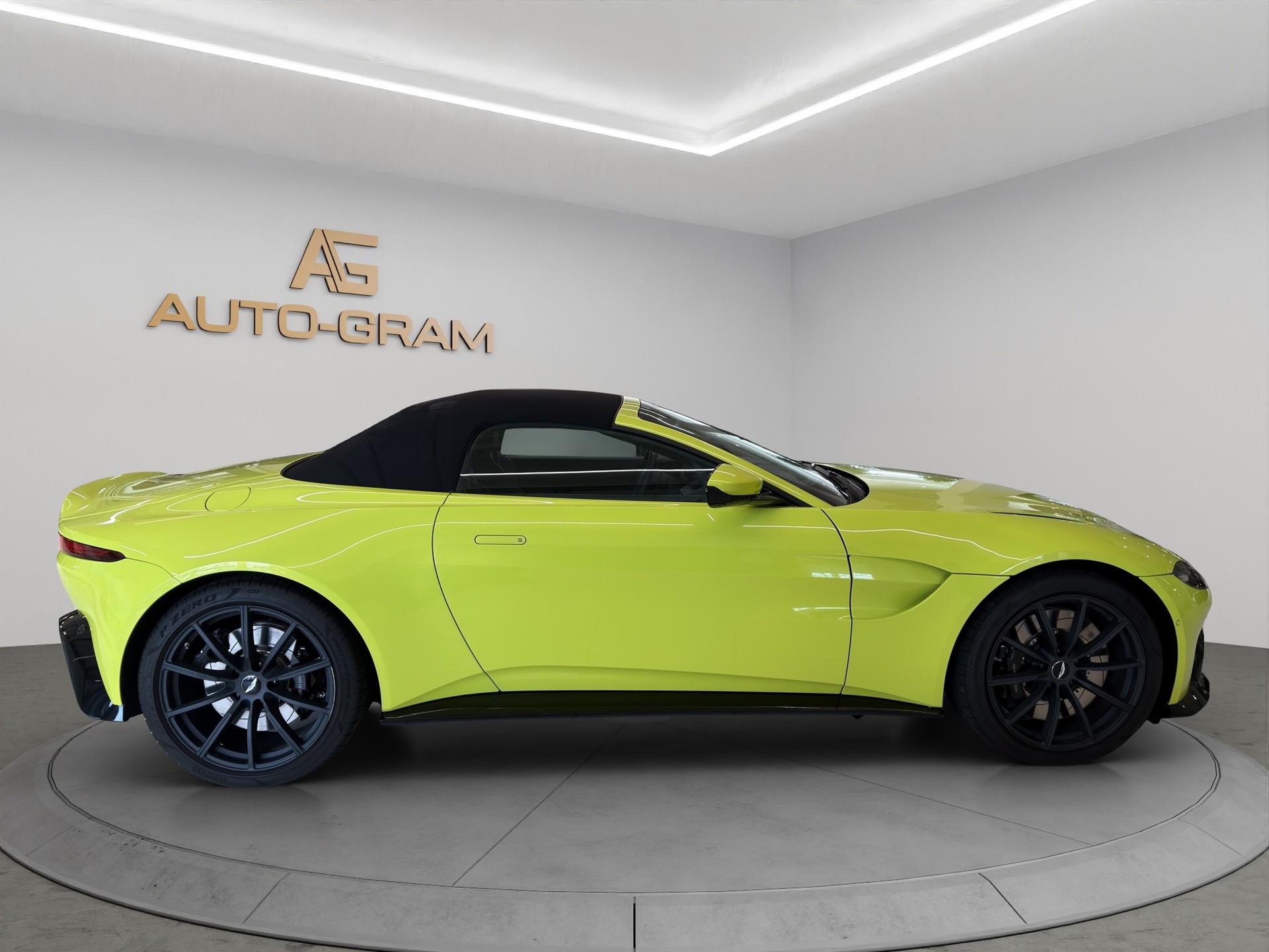 ASTON MARTIN V8 Vantage 4.0 Roadster-image-5