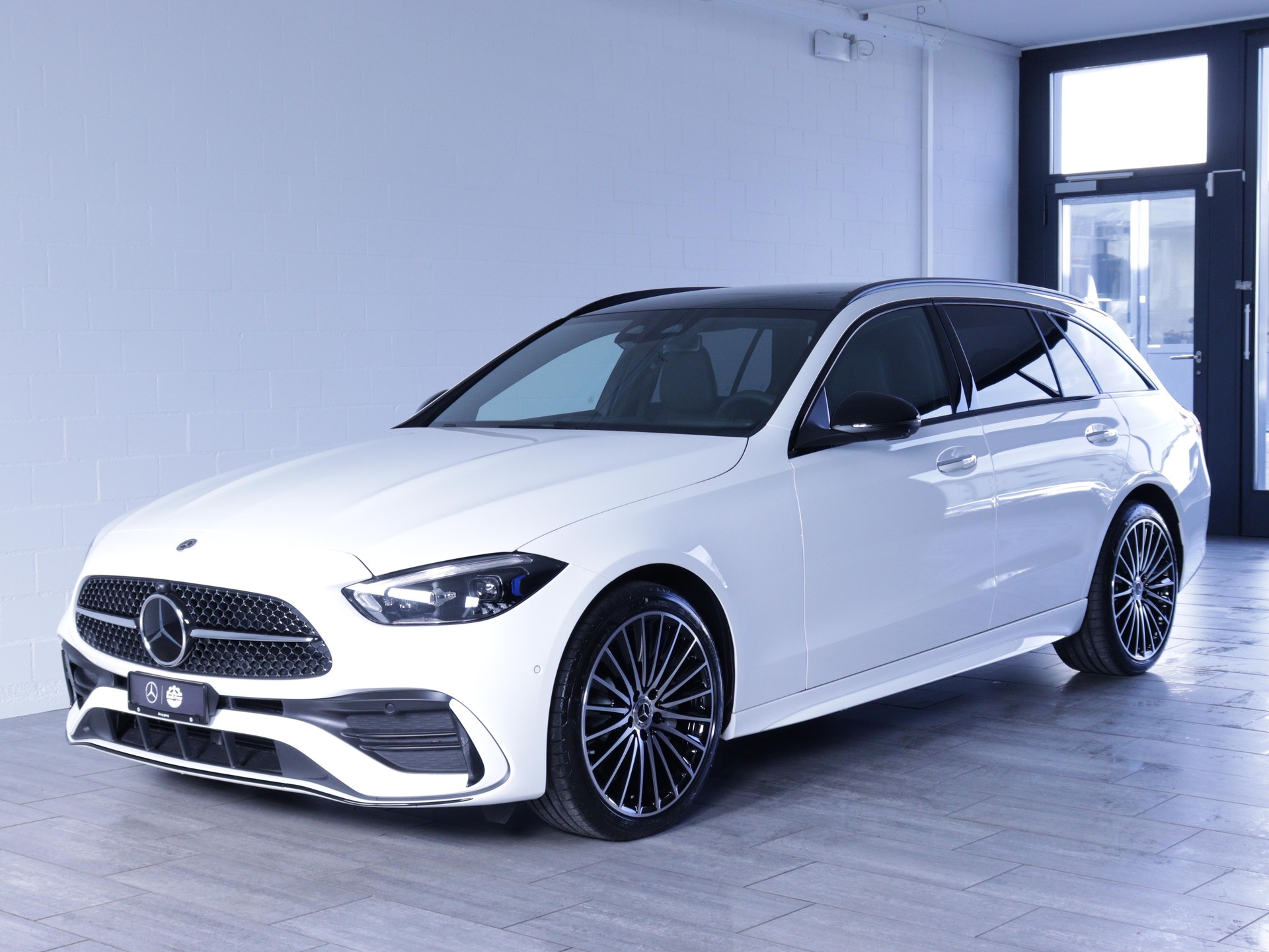 MERCEDES-BENZ C 220 d Swiss Star AMG Line 4matic Kombi-image-0