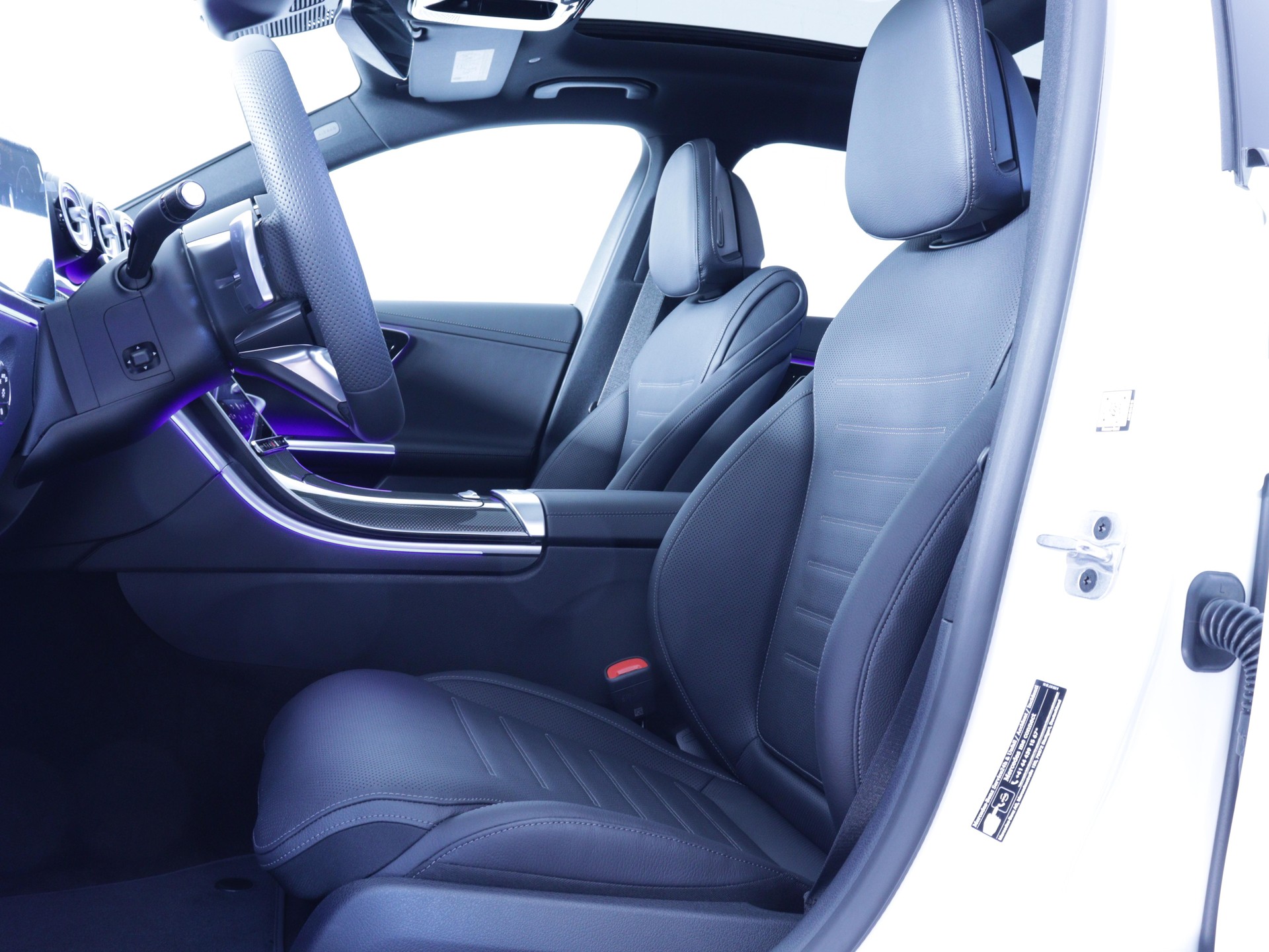 MERCEDES-BENZ C 220 d Swiss Star AMG Line 4matic Kombi-image-6