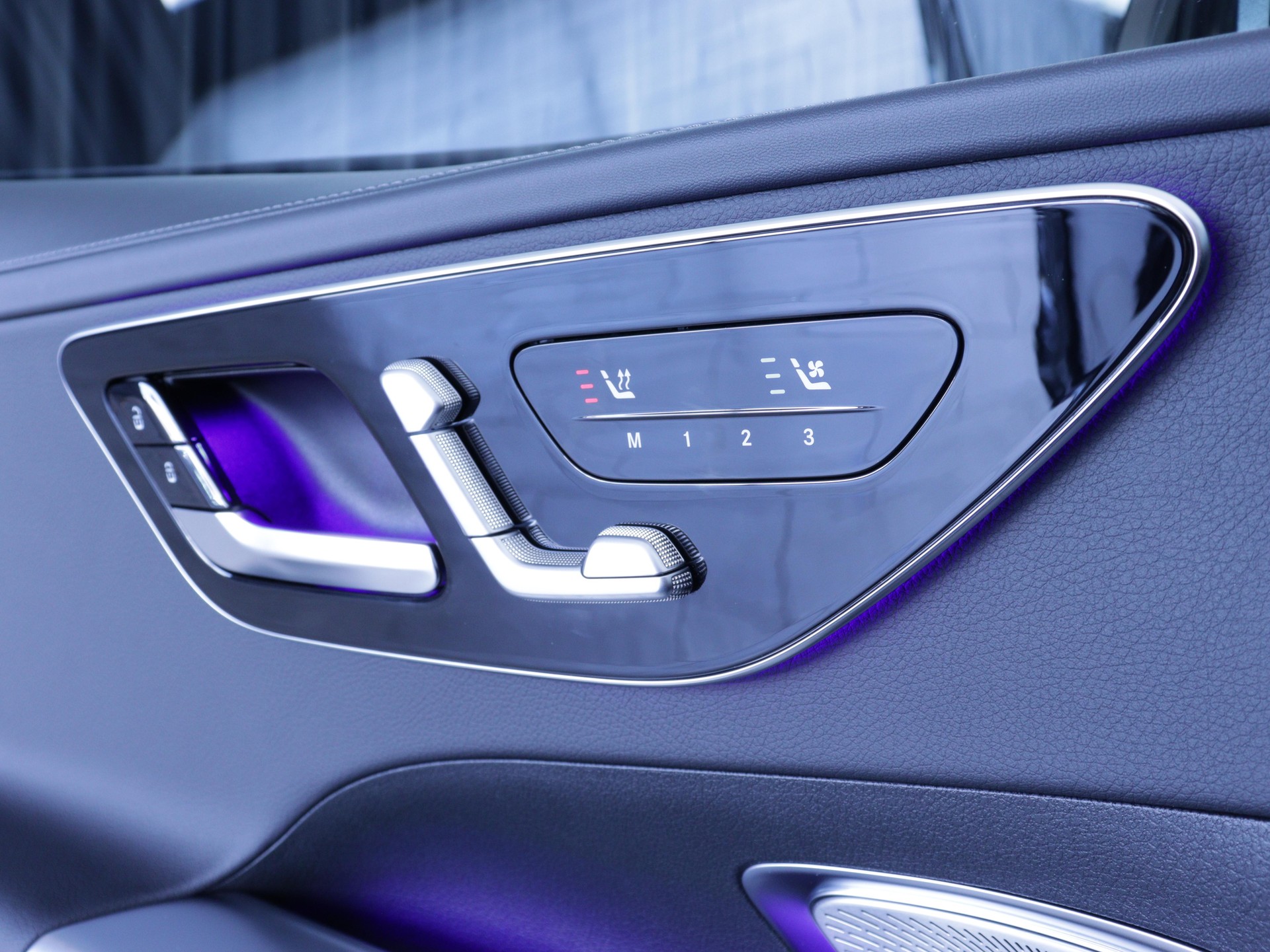 MERCEDES-BENZ C 220 d Swiss Star AMG Line 4matic Kombi-image-8