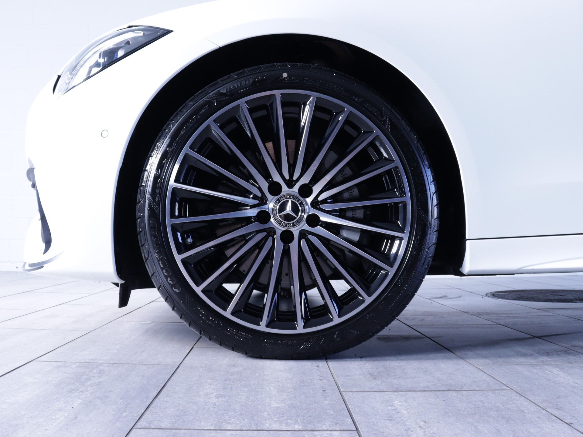 MERCEDES-BENZ C 220 d Swiss Star AMG Line 4matic Kombi-image-14