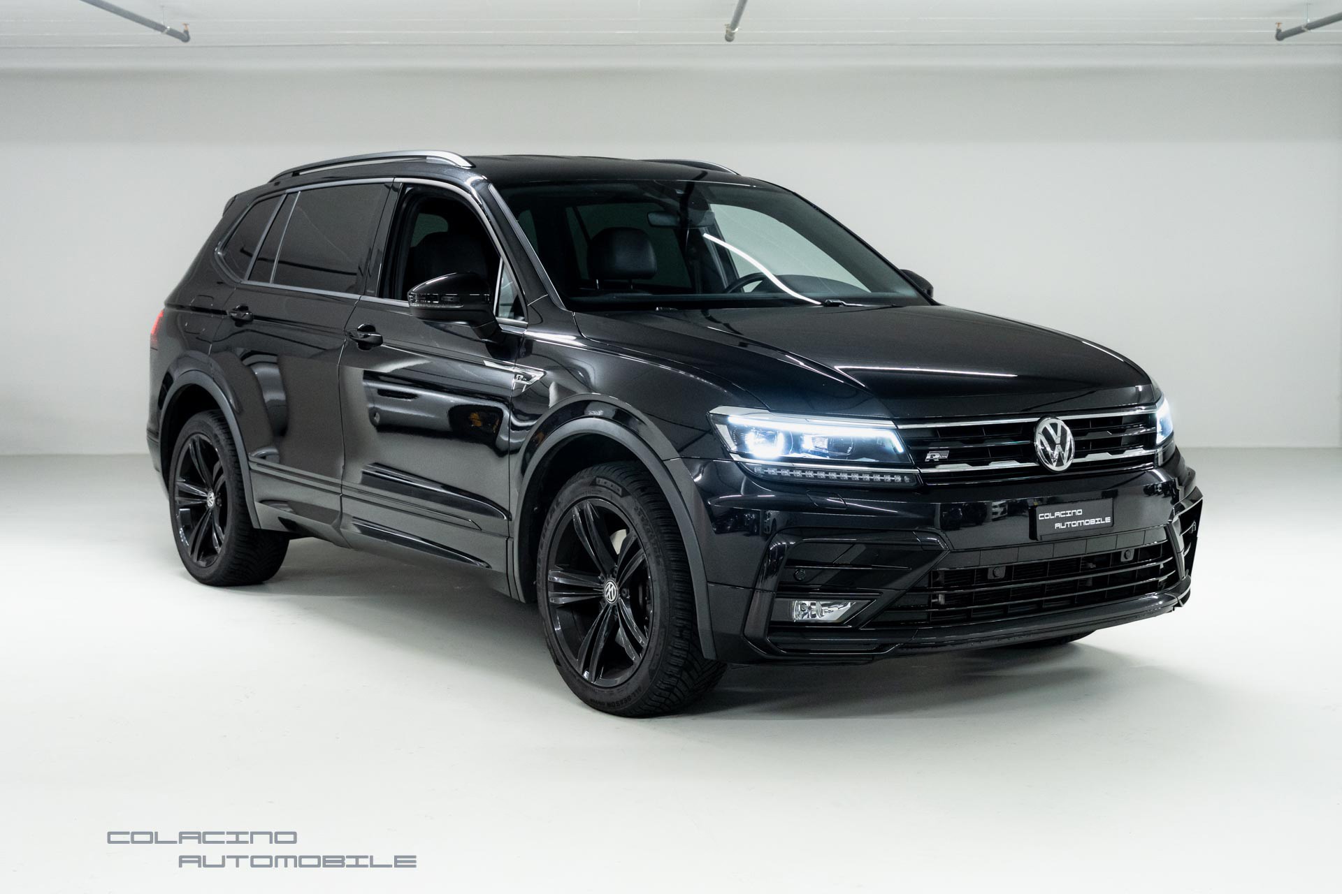 VW Tiguan Allspace 2.0 TDI SCR R-Line 4Motion DSG-image-2