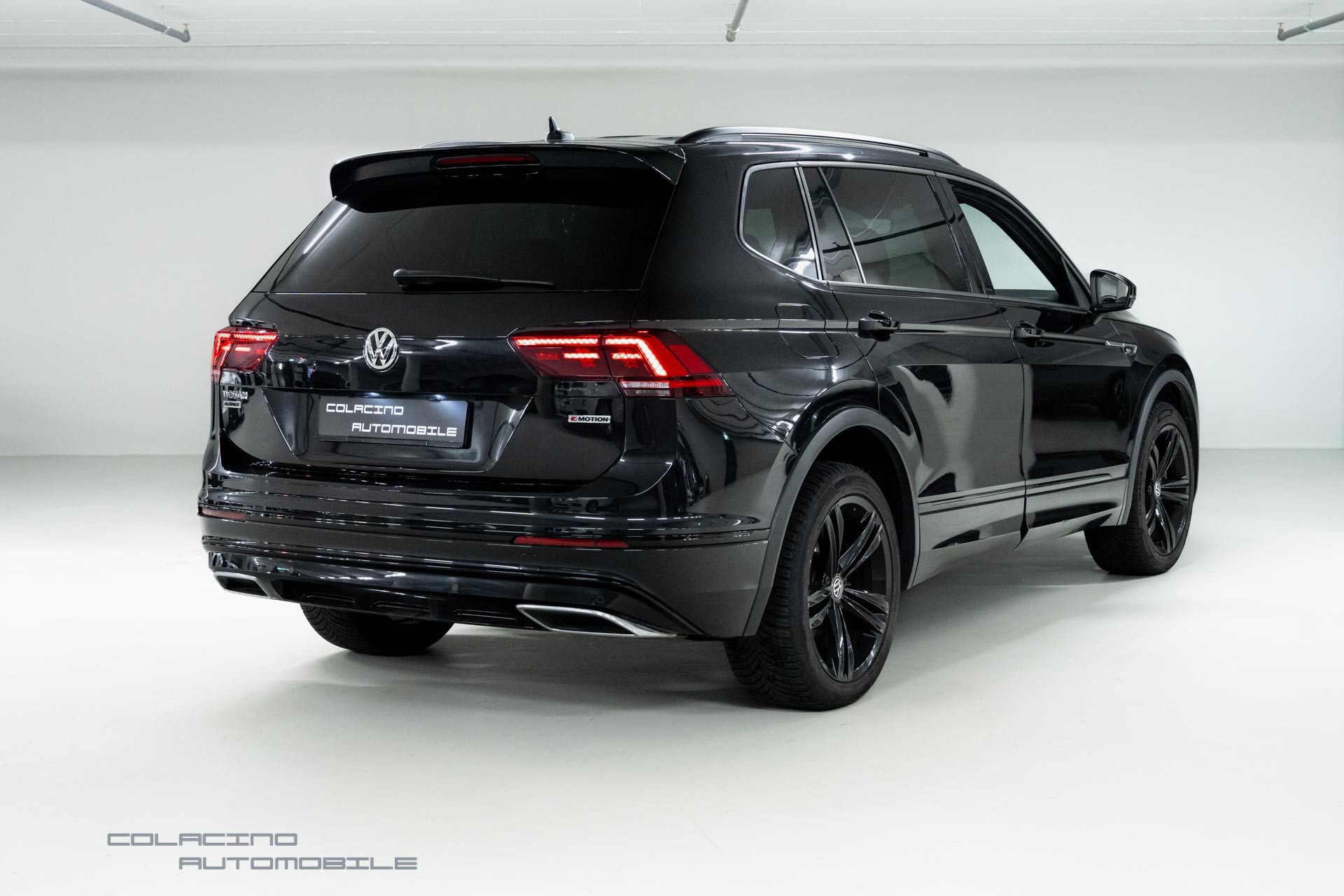 VW Tiguan Allspace 2.0 TDI SCR R-Line 4Motion DSG-image-1