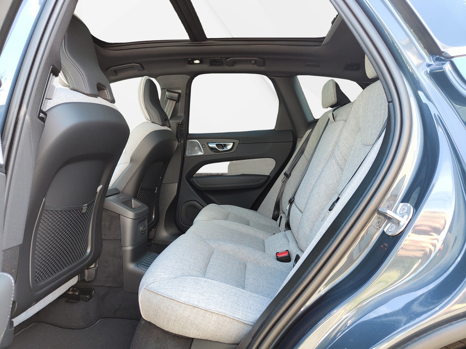VOLVO XC60 2.0 T6 TE Ultra Bright eAWD-image-4