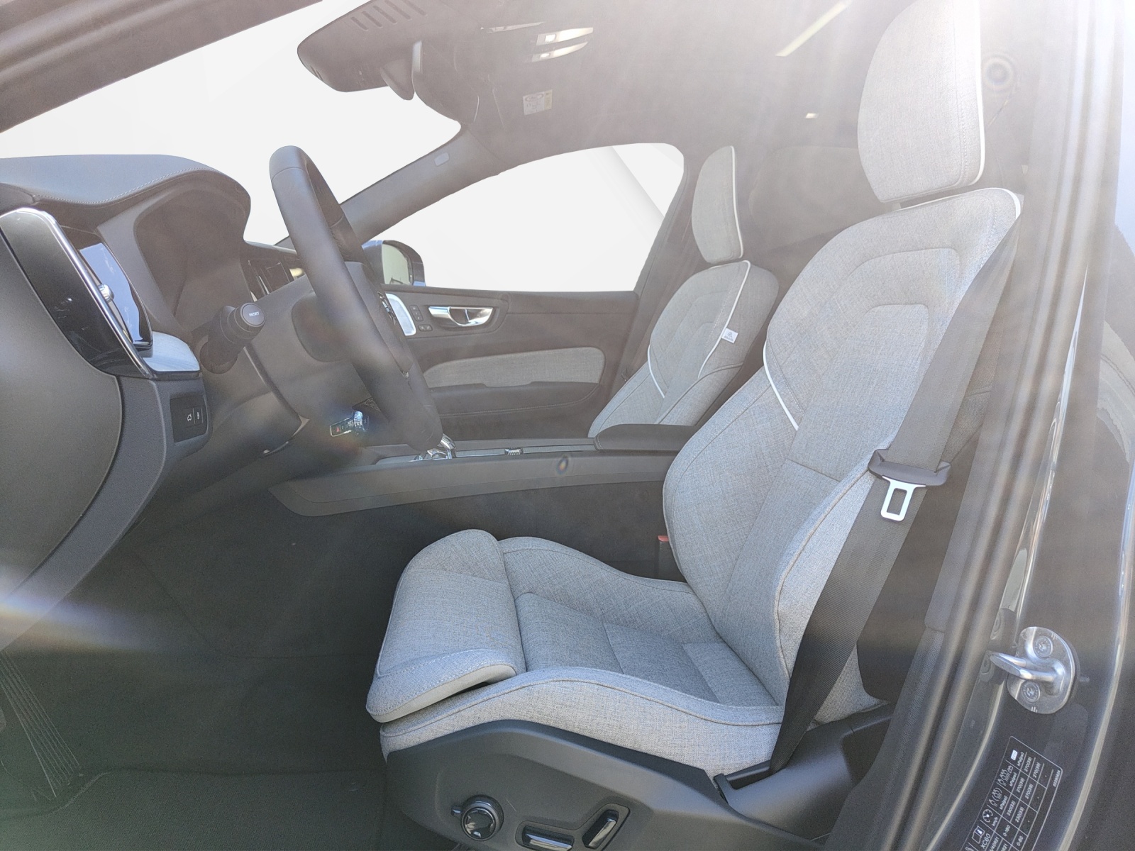 VOLVO XC60 2.0 T6 TE Ultra Bright eAWD-image-3