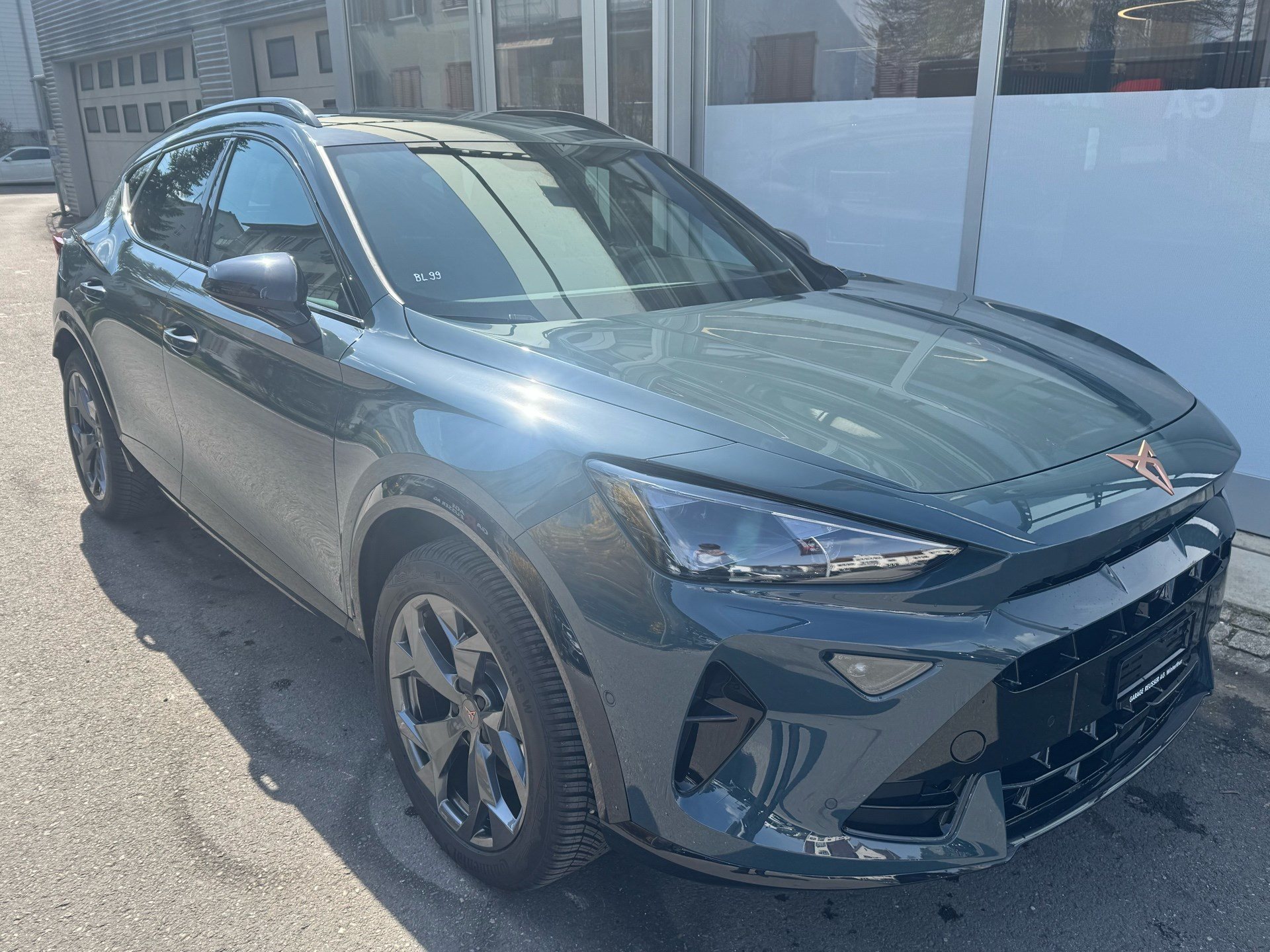 CUPRA Formentor 1.5 TSI e-Hybrid 204 PS *** 360° KAMERA & 60 MONATE WERKSGARANTIE ***-image-2