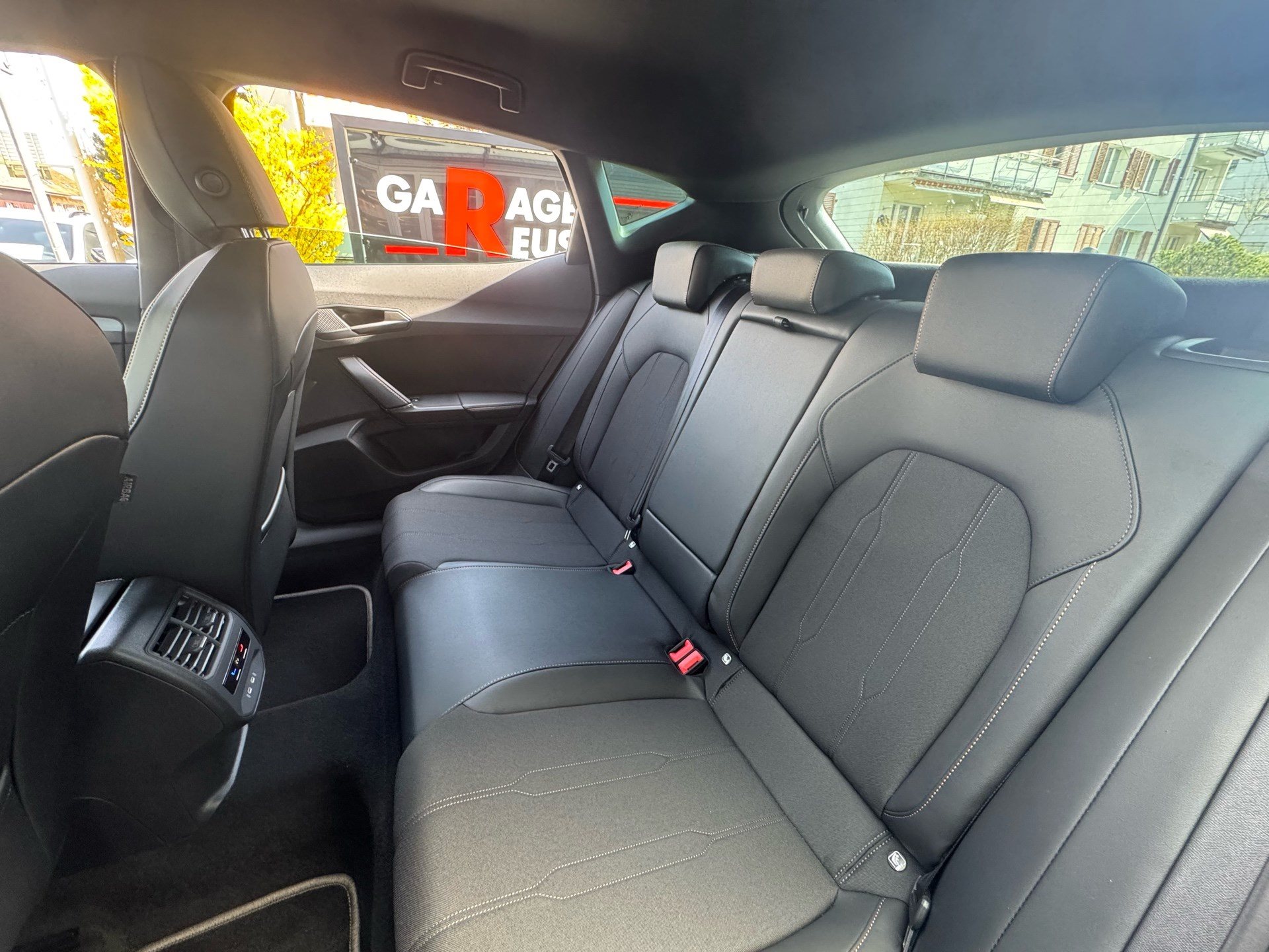 CUPRA Formentor 1.5 TSI e-Hybrid 204 PS *** 360° KAMERA & 60 MONATE WERKSGARANTIE ***-image-9